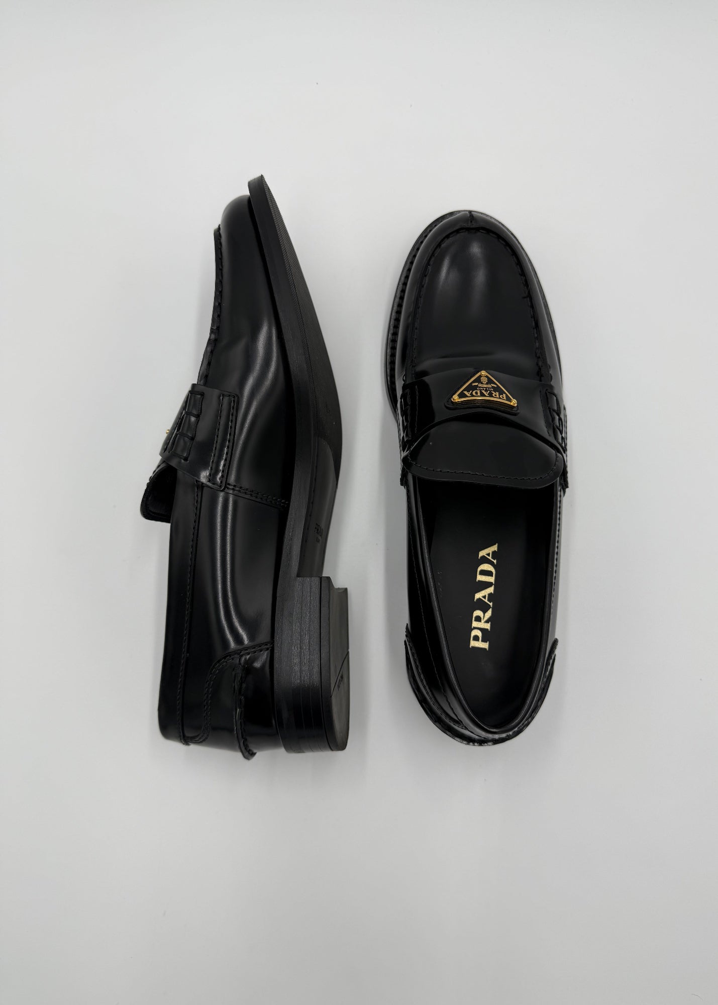 Prada Mocassini in Pelle Spazzolata Neri