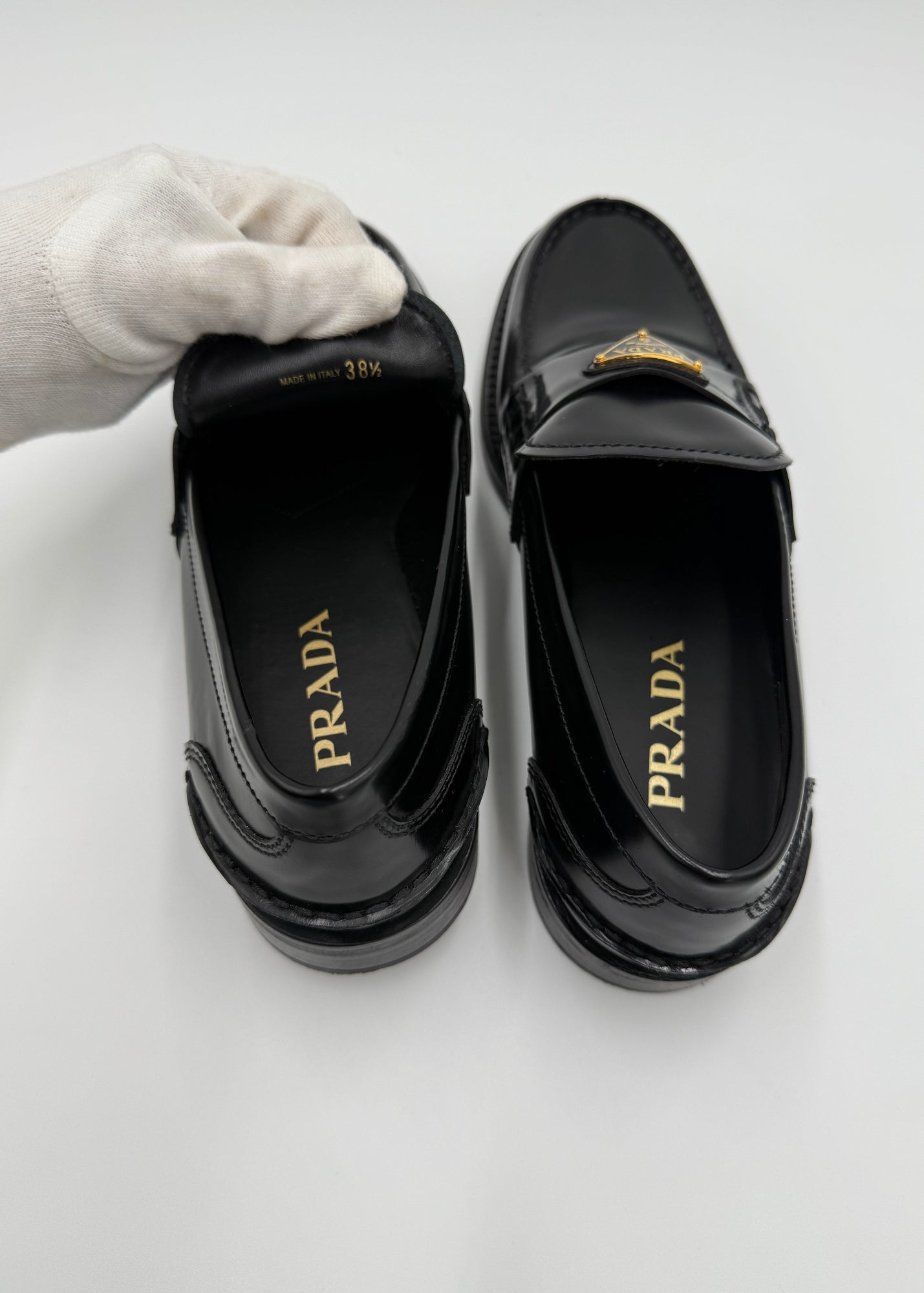 Prada Mocassini in Pelle Spazzolata Neri