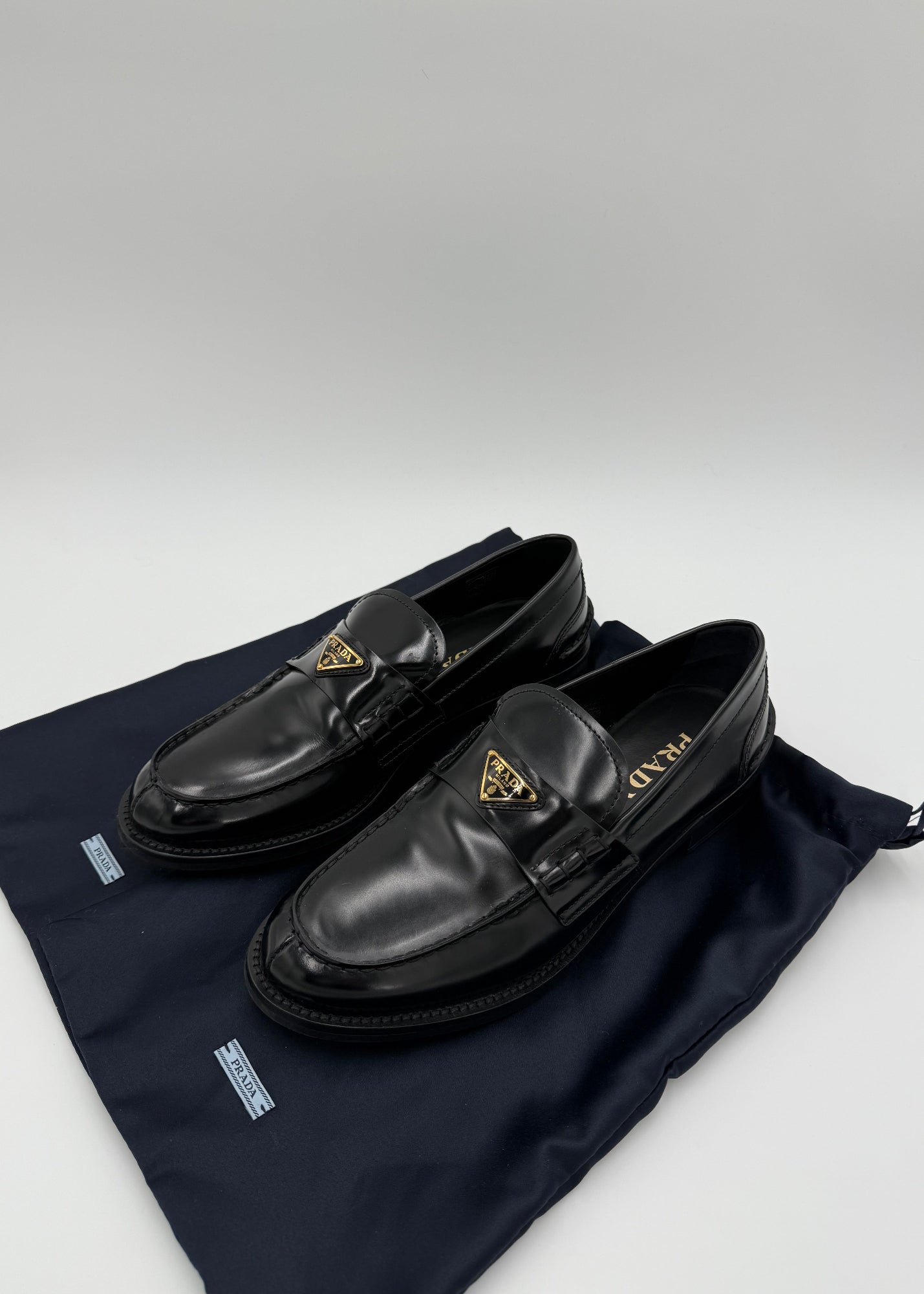 Prada Mocassini in Pelle Spazzolata Neri