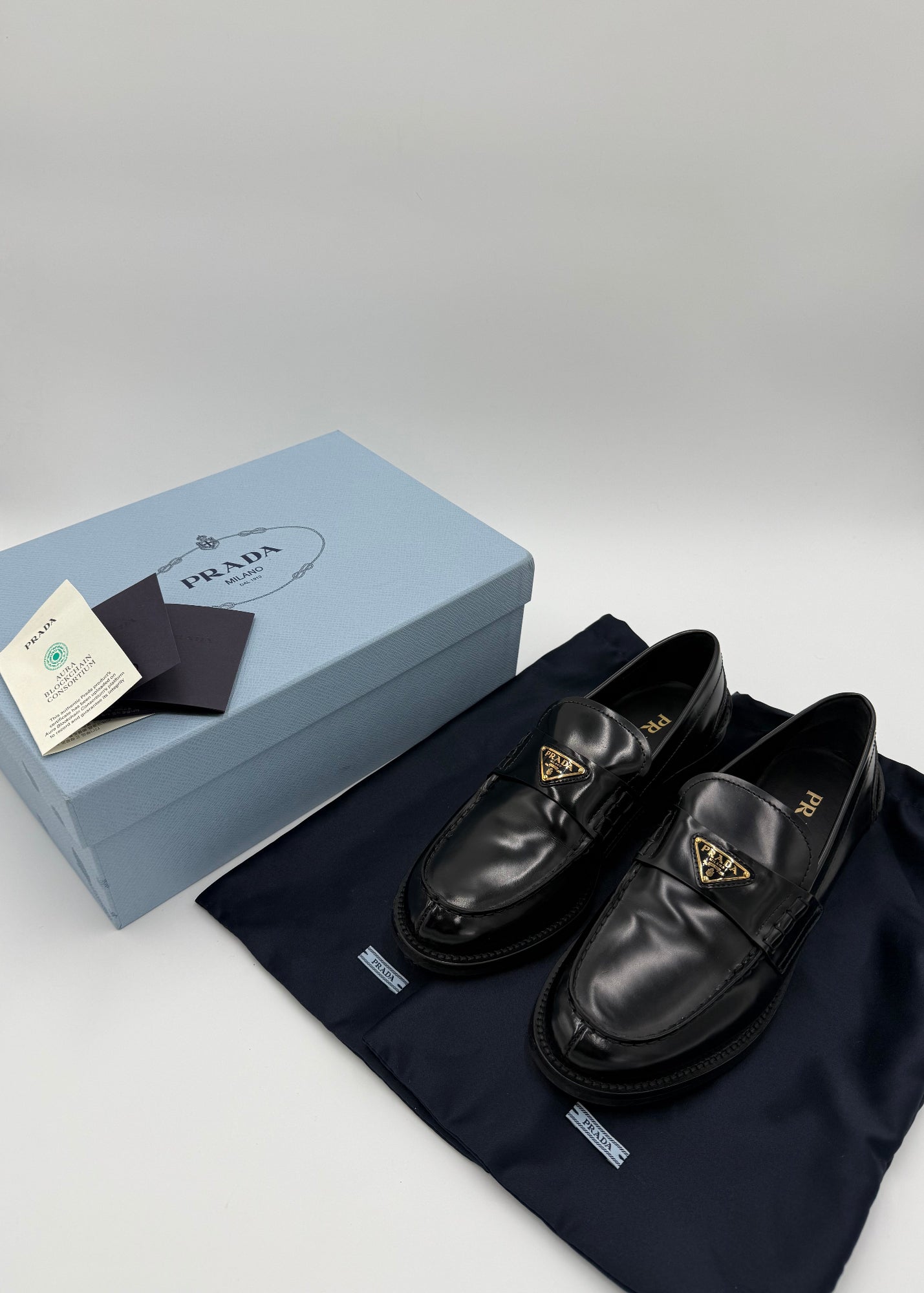 Prada Mocassini in Pelle Spazzolata Neri