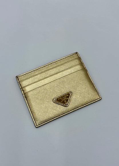 Prada-Portacarte-in-Pelle-Saffiano-Metallica-Oro-70568223506756 - Pally Vintage Closet