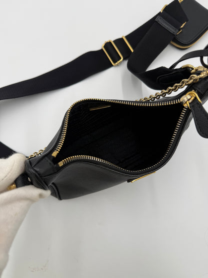 Prada Re-Edition 2005 Borsa a Tracolla in Pelle Saffiano Nera - Pally Vintage Closet