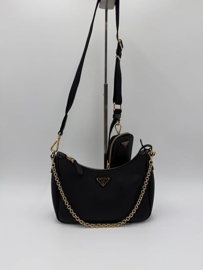 Prada Re-Edition 2005 Borsa a Tracolla in Pelle Saffiano Nera - Pally Vintage Closet