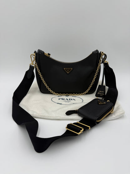 Prada Re-Edition 2005 Borsa a Tracolla in Pelle Saffiano Nera - Pally Vintage Closet