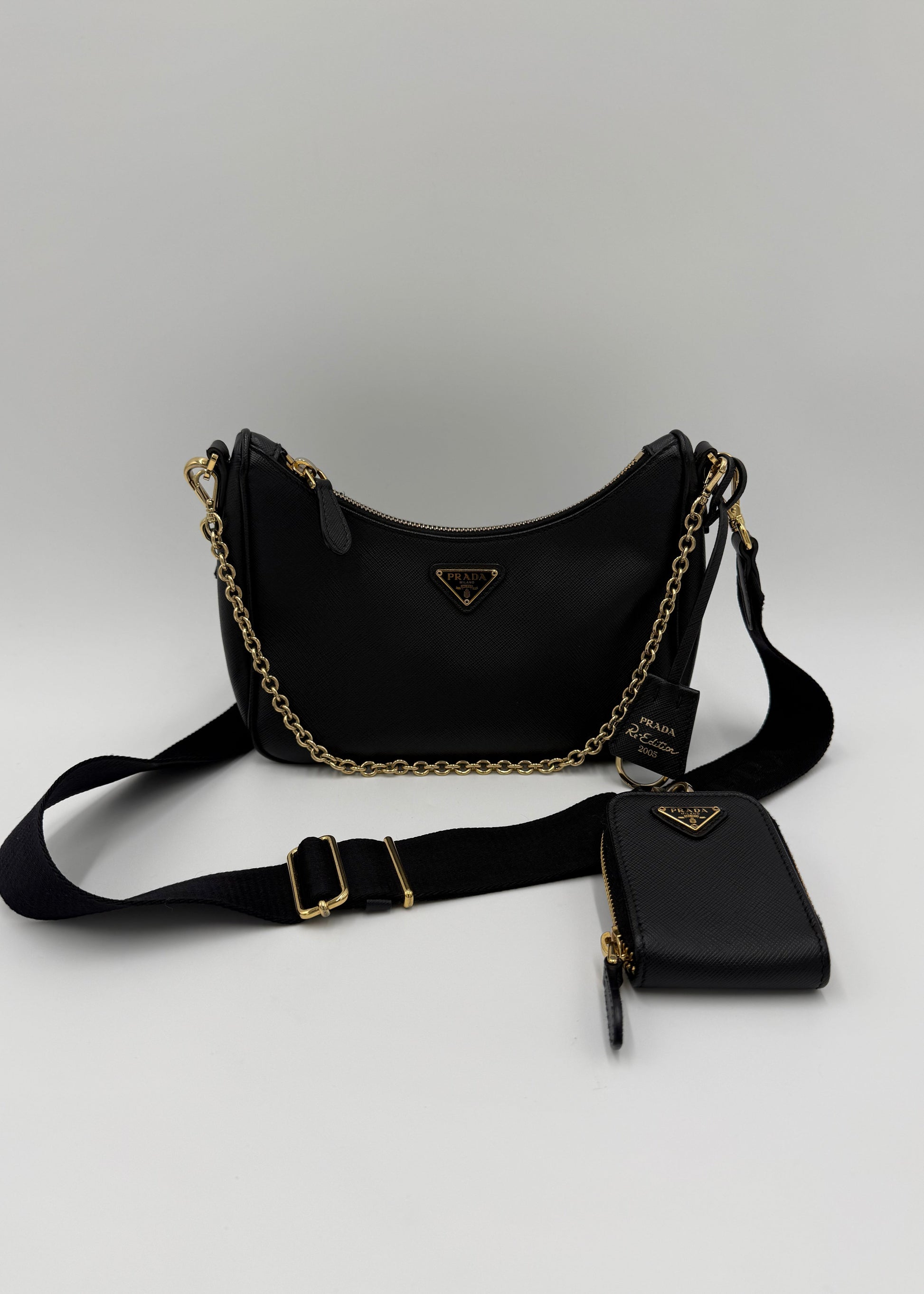 Prada Re-Edition 2005 Borsa a Tracolla in Pelle Saffiano Nera - Pally Vintage Closet