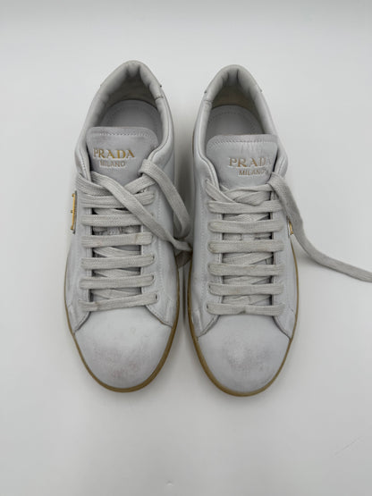 Prada Sneakers in Pelle con Effetto Vintage Bianche - Pally Vintage Closet
