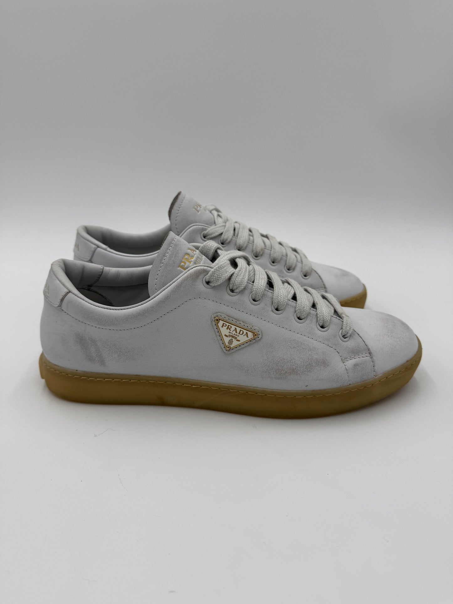Prada Sneakers in Pelle con Effetto Vintage Bianche - Pally Vintage Closet