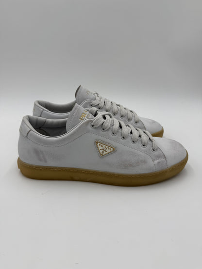Prada Sneakers in Pelle con Effetto Vintage Bianche - Pally Vintage Closet