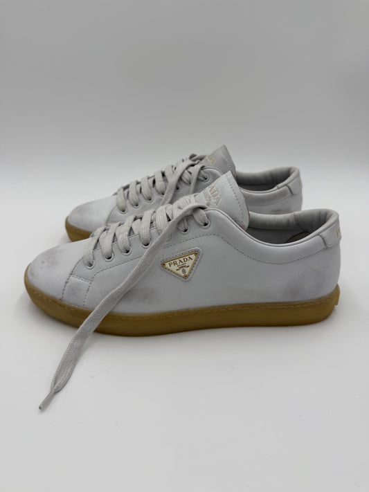 Prada Sneakers in Pelle con Effetto Vintage Bianche - Pally Vintage Closet