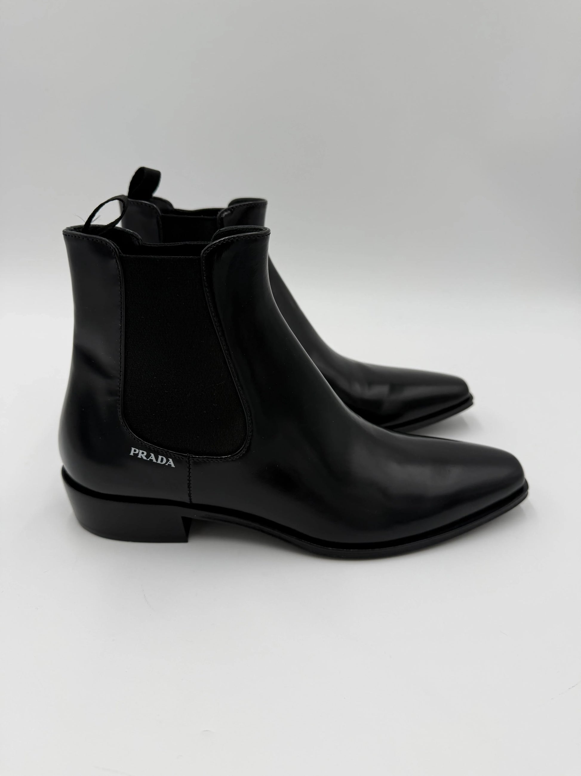 Prada-Stivaletti-Chelsea-in-Pelle-Spazzolata-Nero-69234137235780 - Pally Vintage Closet