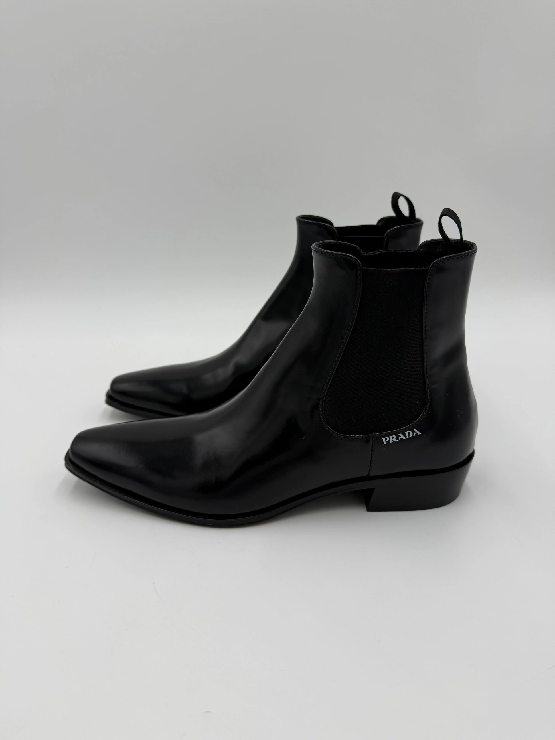 Prada-Stivaletti-Chelsea-in-Pelle-Spazzolata-Nero-69234137301316 - Pally Vintage Closet