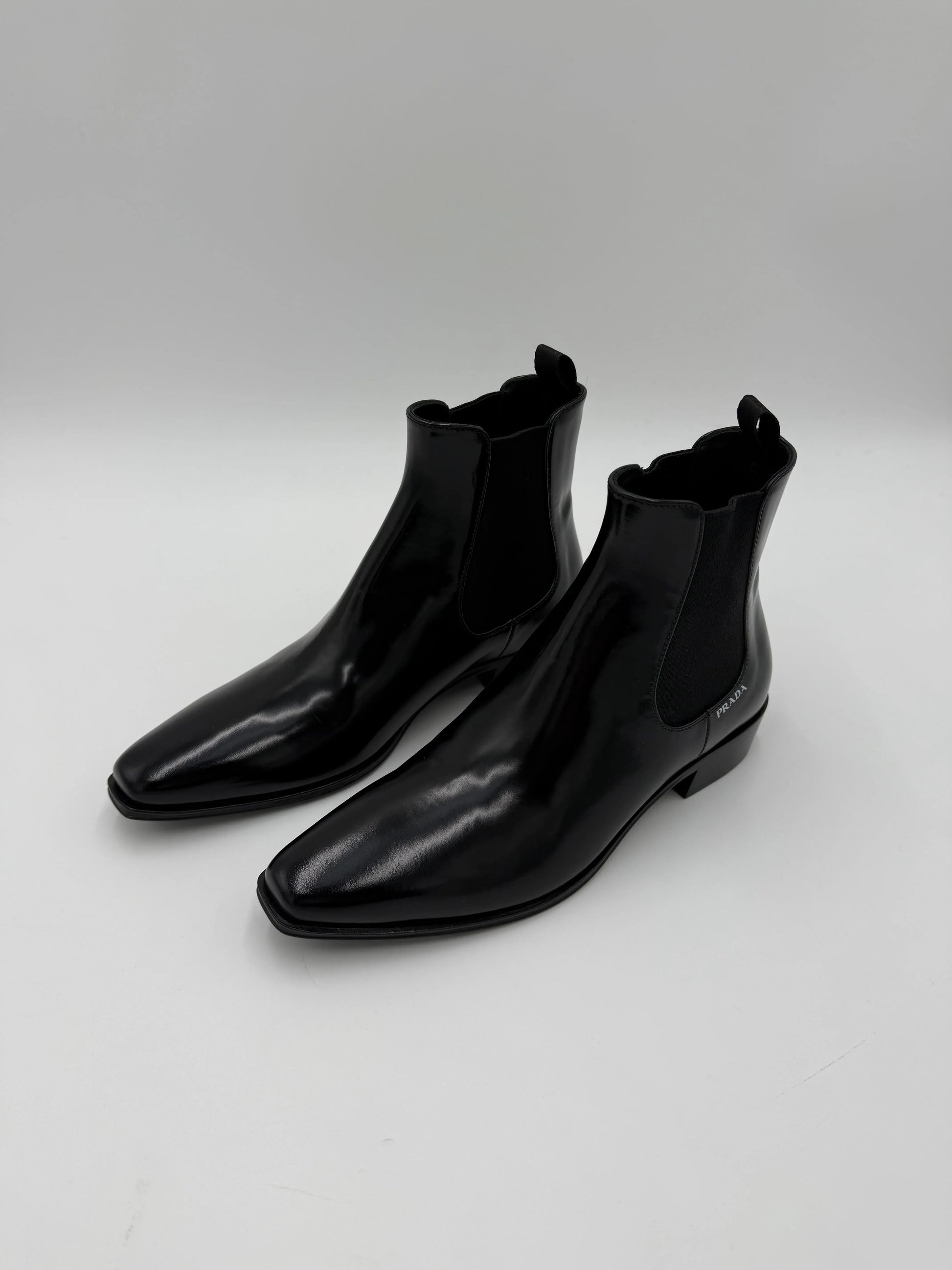 Prada-Stivaletti-Chelsea-in-Pelle-Spazzolata-Nero-69234137366852 - Pally Vintage Closet