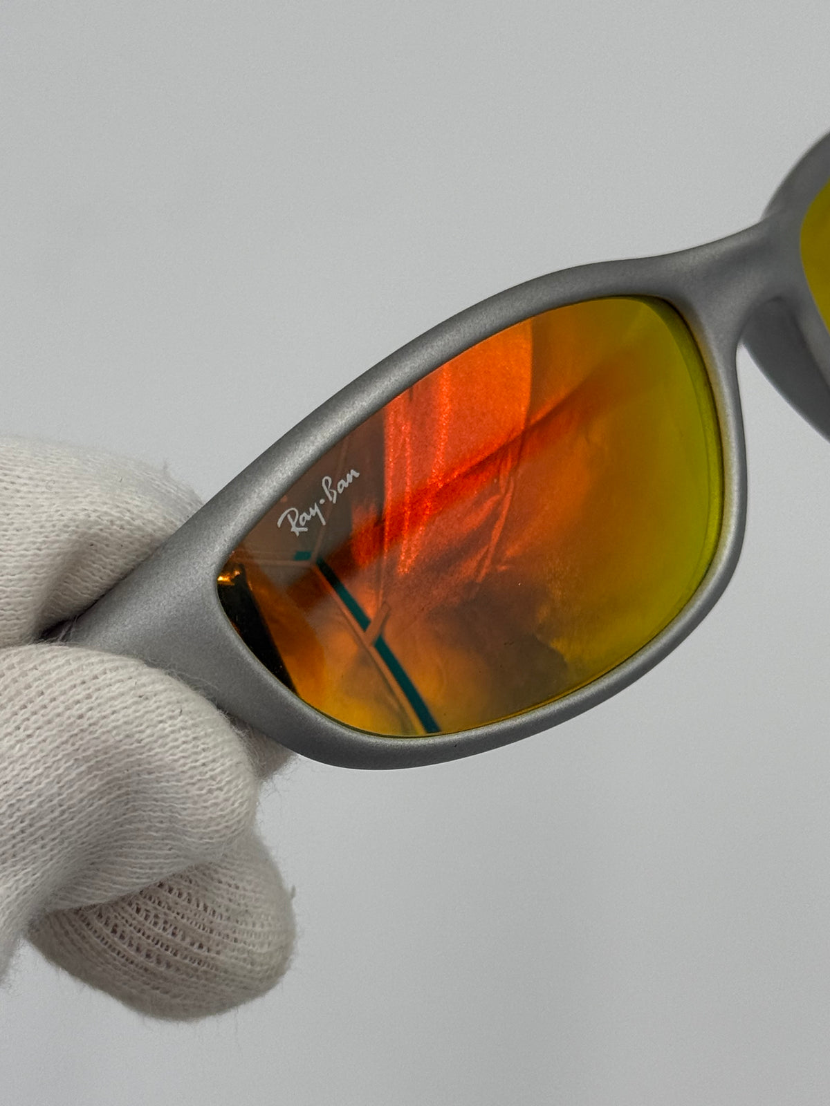 Ray-Ban Occhiali da Sole Vintage RB2046 Cutters con Lenti Specchiate Grigi - Pally Vintage Closet