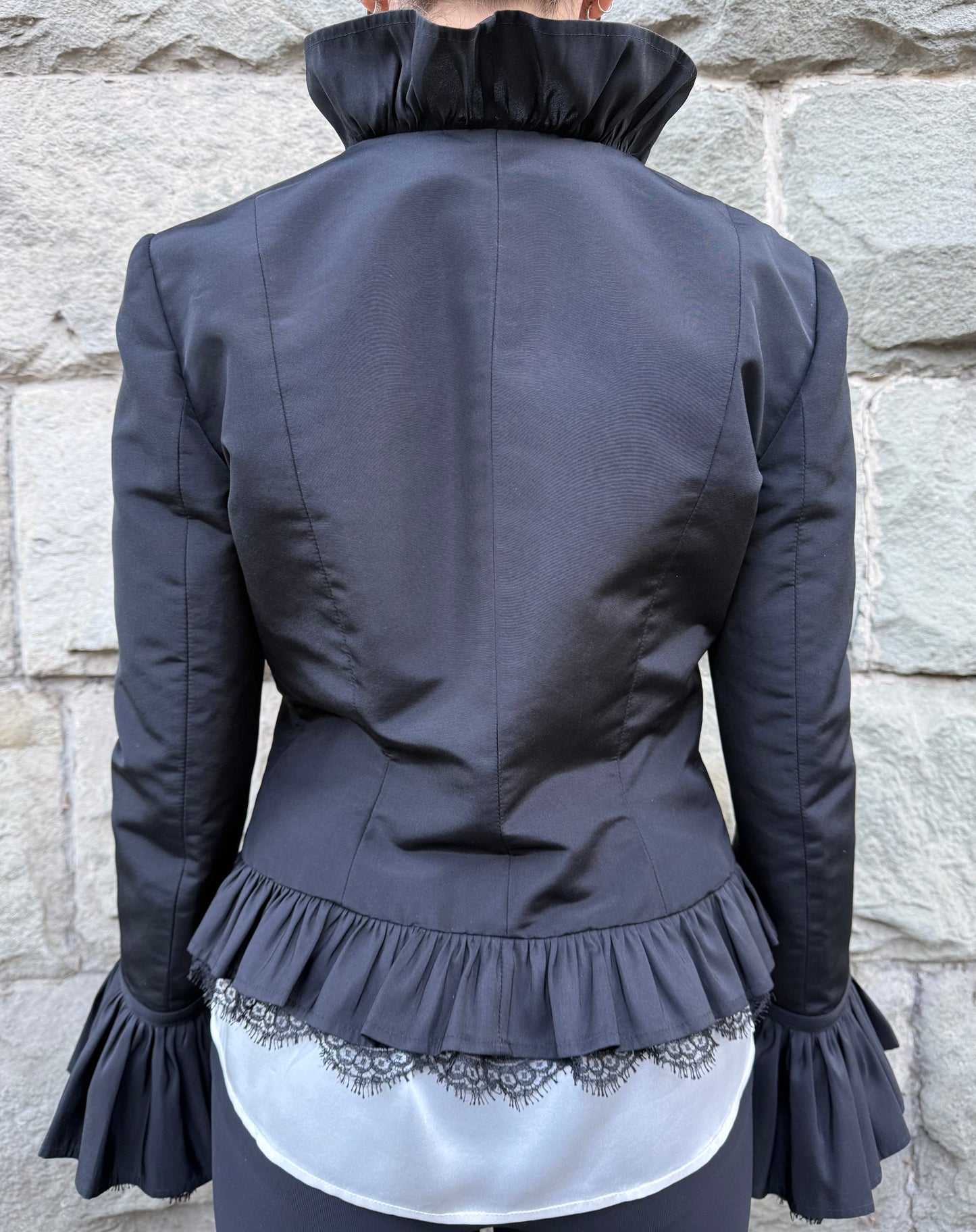 Roberto Cavalli Giacca Vintage Seta e Pizzo con Dettaglio Ruffle Nera - Pally Vintage Closet