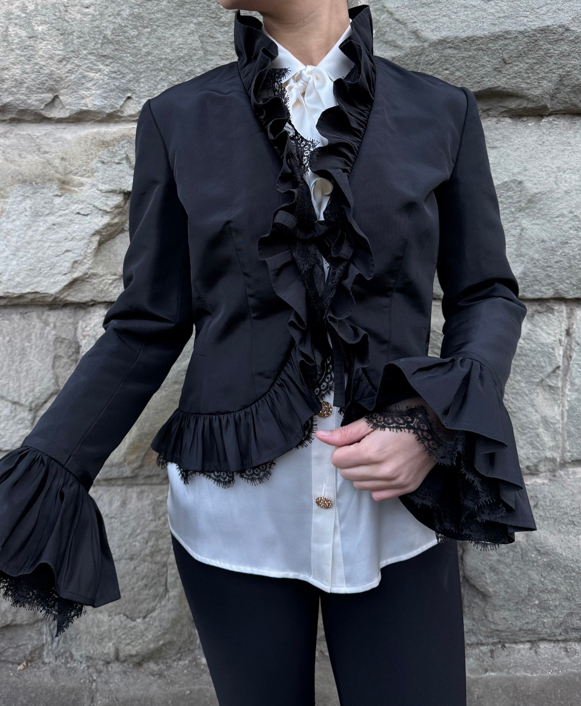 Roberto Cavalli Giacca Vintage Seta e Pizzo con Dettaglio Ruffle Nera - Pally Vintage Closet