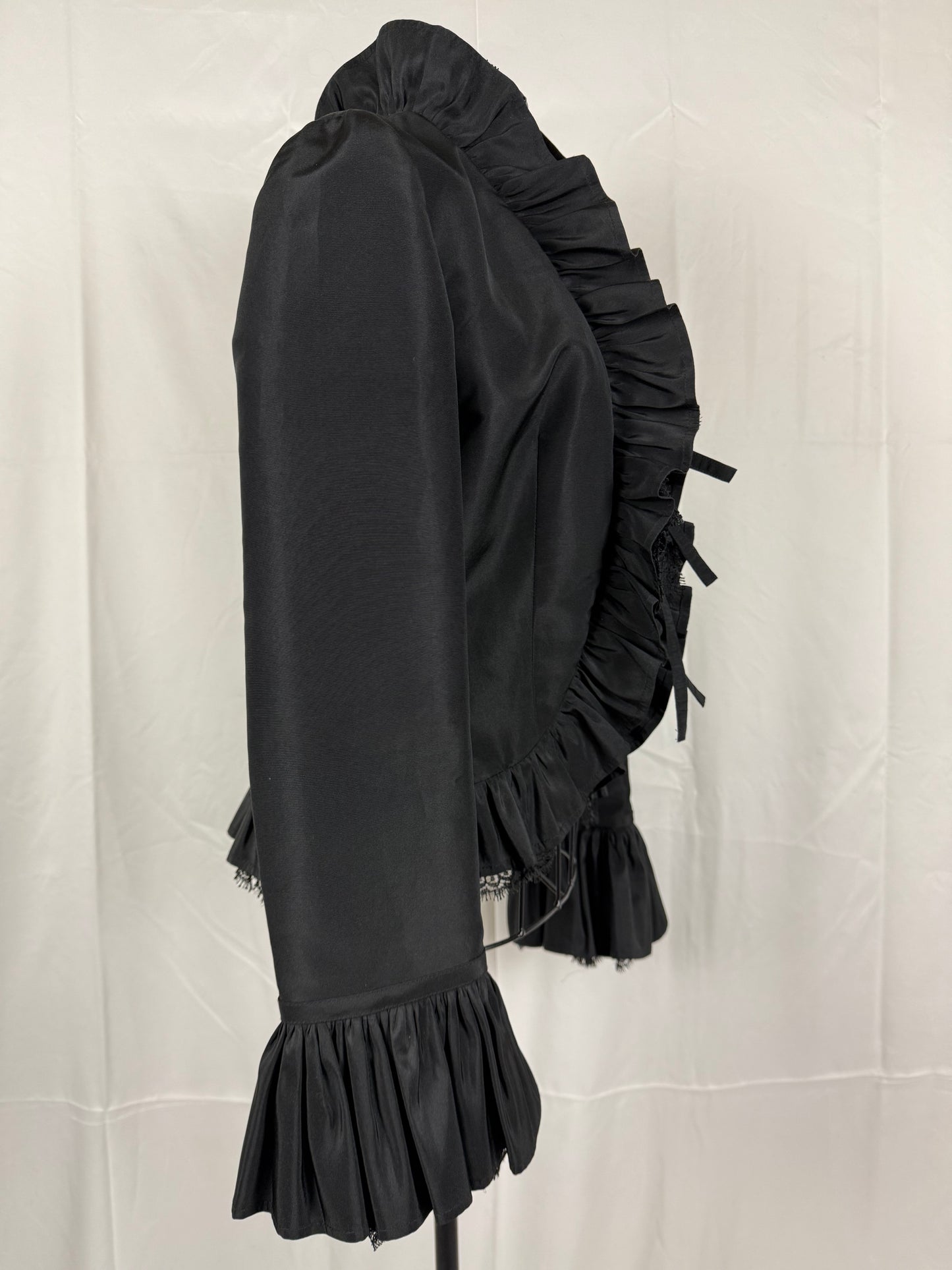 Roberto Cavalli Giacca Vintage Seta e Pizzo con Dettaglio Ruffle Nera - Pally Vintage Closet