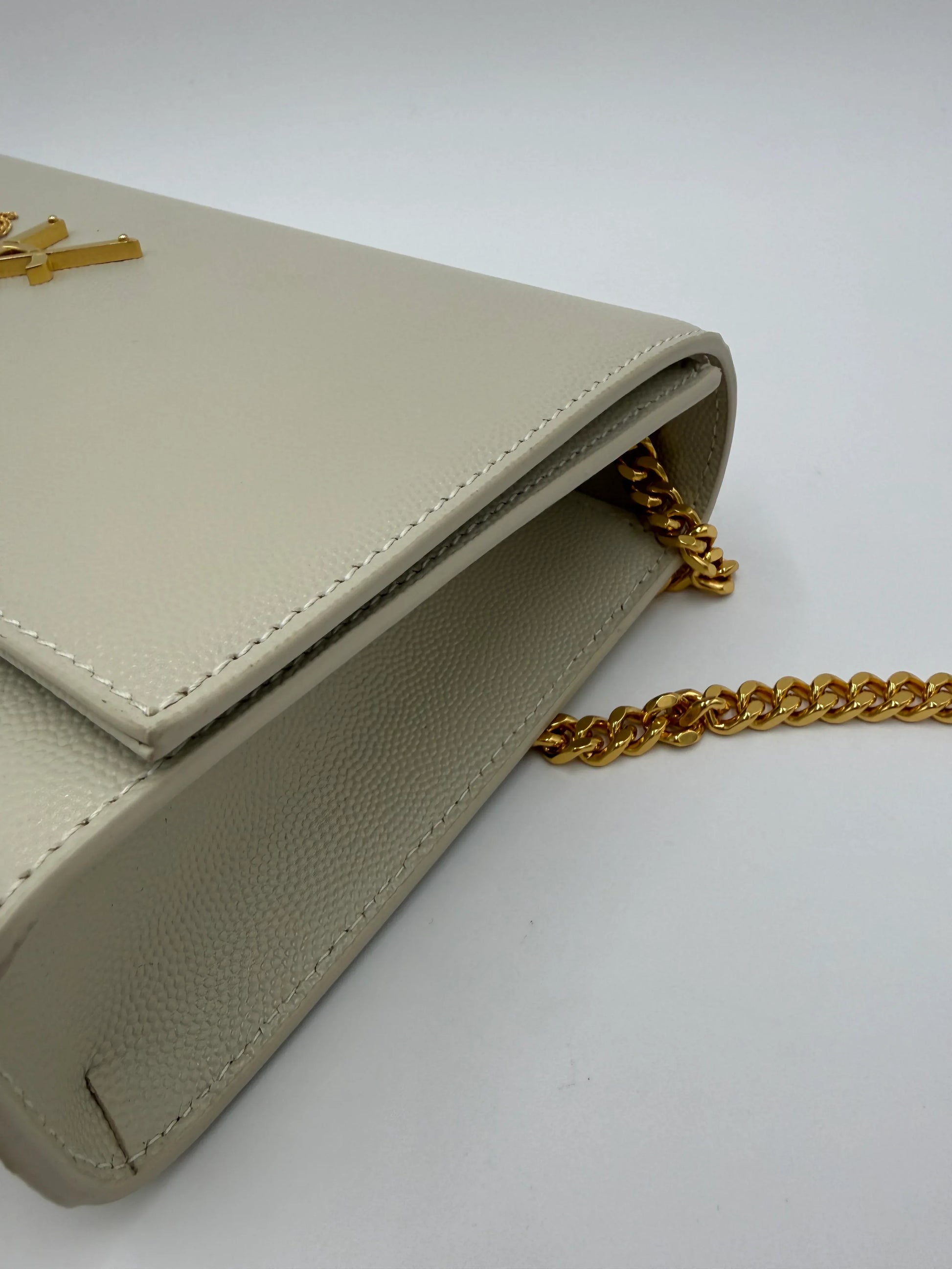 Saint-Laurent-Borsa-Kate-Medium-con-Nappa-Pelle-Grain-de-Poudre-Avorio-70265908199748 - Pally Vintage Closet