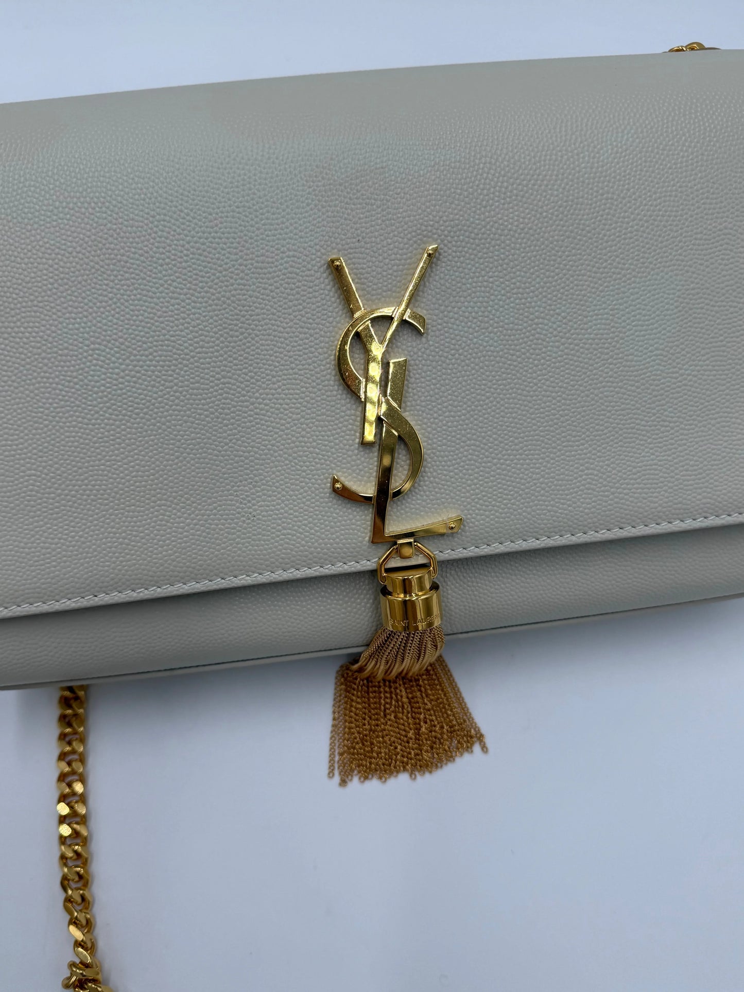 Saint-Laurent-Borsa-Kate-Medium-con-Nappa-Pelle-Grain-de-Poudre-Avorio-70265908363588 - Pally Vintage Closet