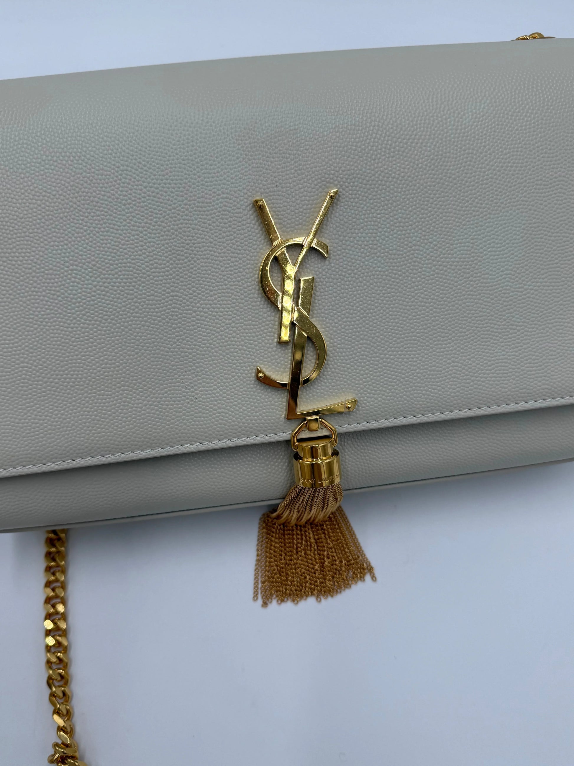 Saint-Laurent-Borsa-Kate-Medium-con-Nappa-Pelle-Grain-de-Poudre-Avorio-70265908363588 - Pally Vintage Closet