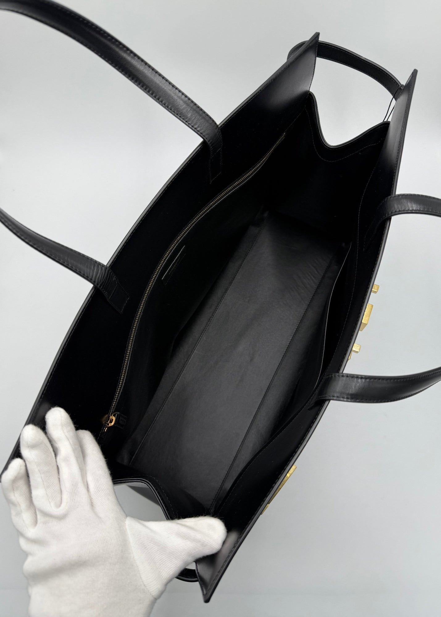 Saint Laurent Borsa Manhattan Tote in Pelle Liscia Nera