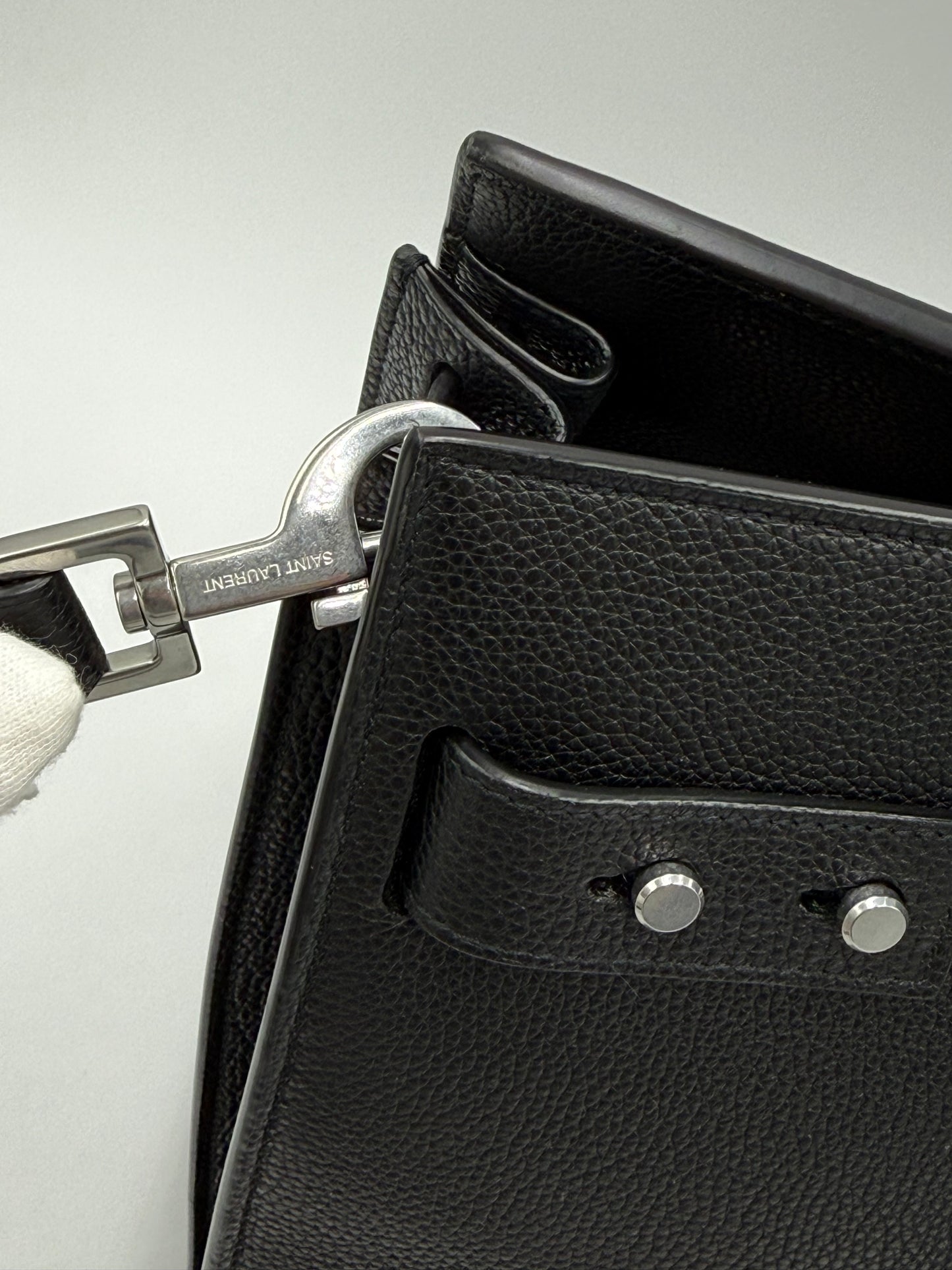 Saint Laurent Borsa Sac de Jour Large in Pelle Martellata Nera - Pally Vintage Closet