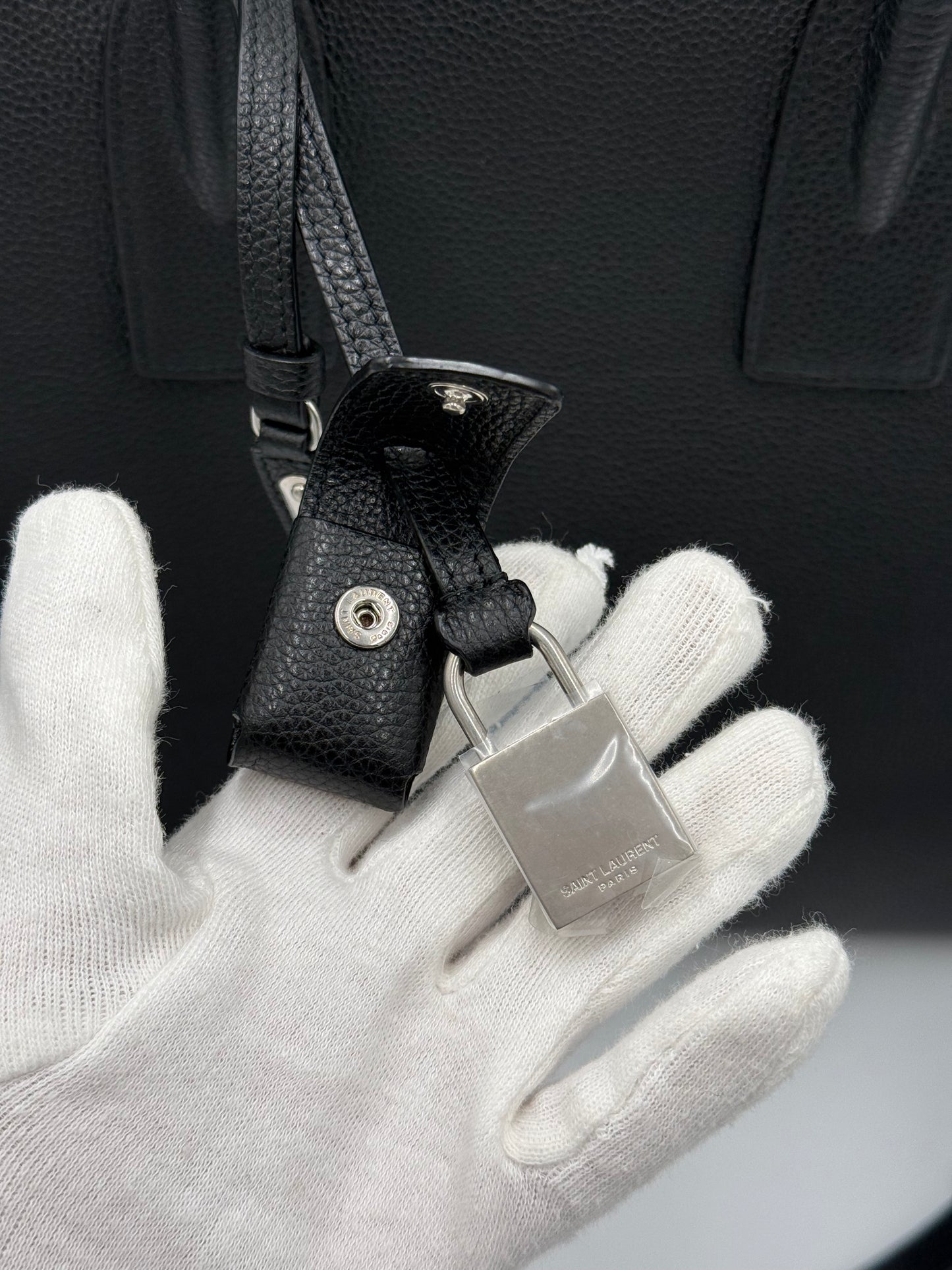 Saint Laurent Borsa Sac de Jour Large in Pelle Martellata Nera - Pally Vintage Closet
