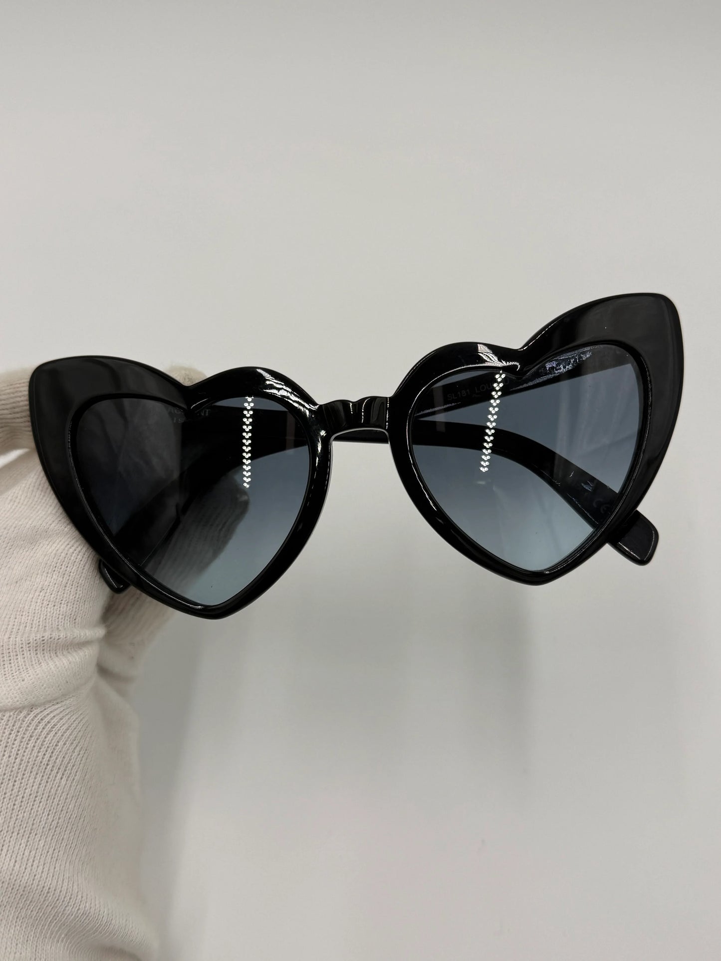 Saint-Laurent-Occhiali-da-Sole-SL-181-Loulou-a-Cuore-Nero-69306012008772 - Pally Vintage Closet