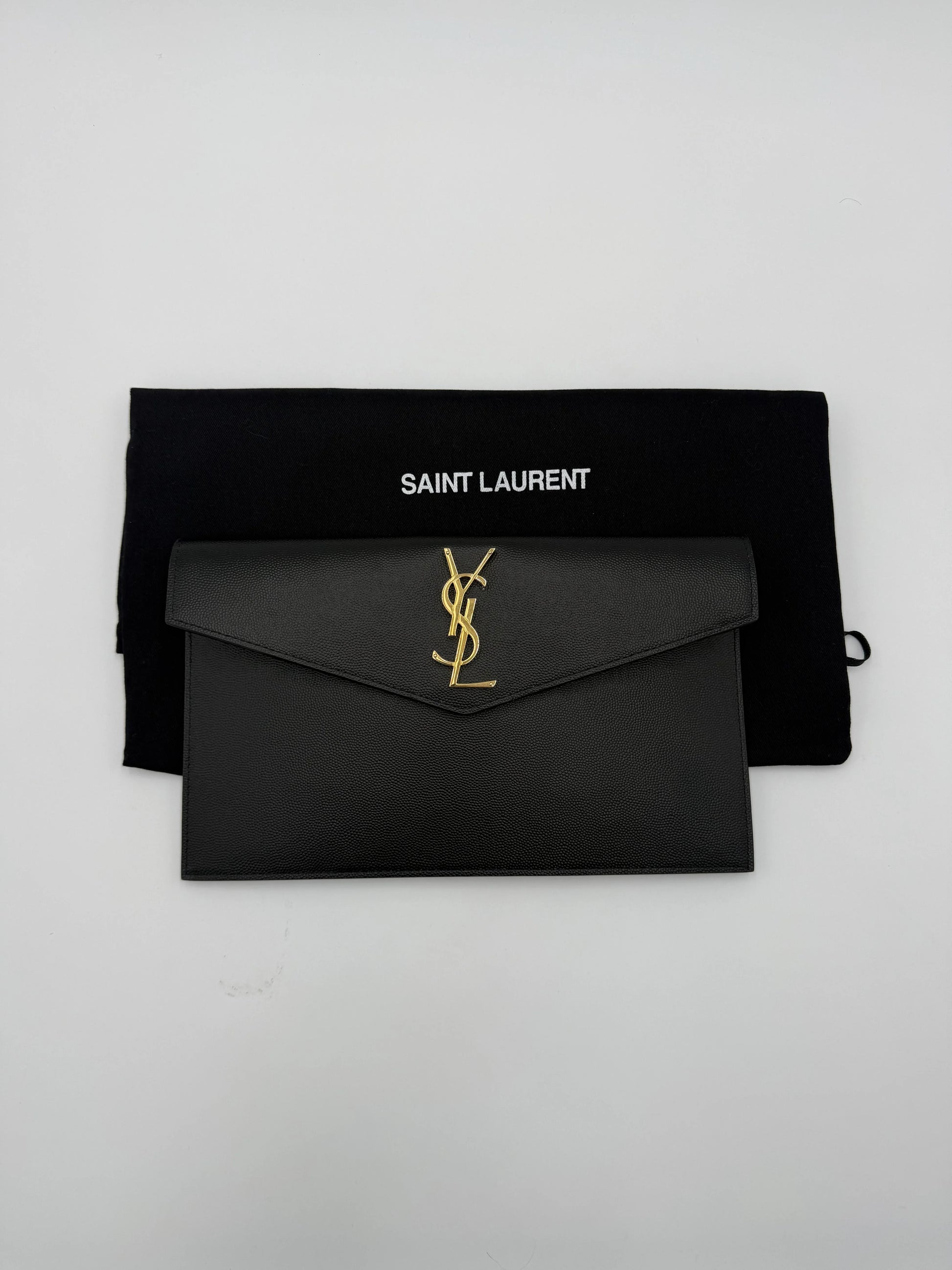 Saint-Laurent-Pochette-Uptown-Pelle-Goffrata-Grain-de-Poudre-Nera-68772122558788 - Pally Vintage Closet