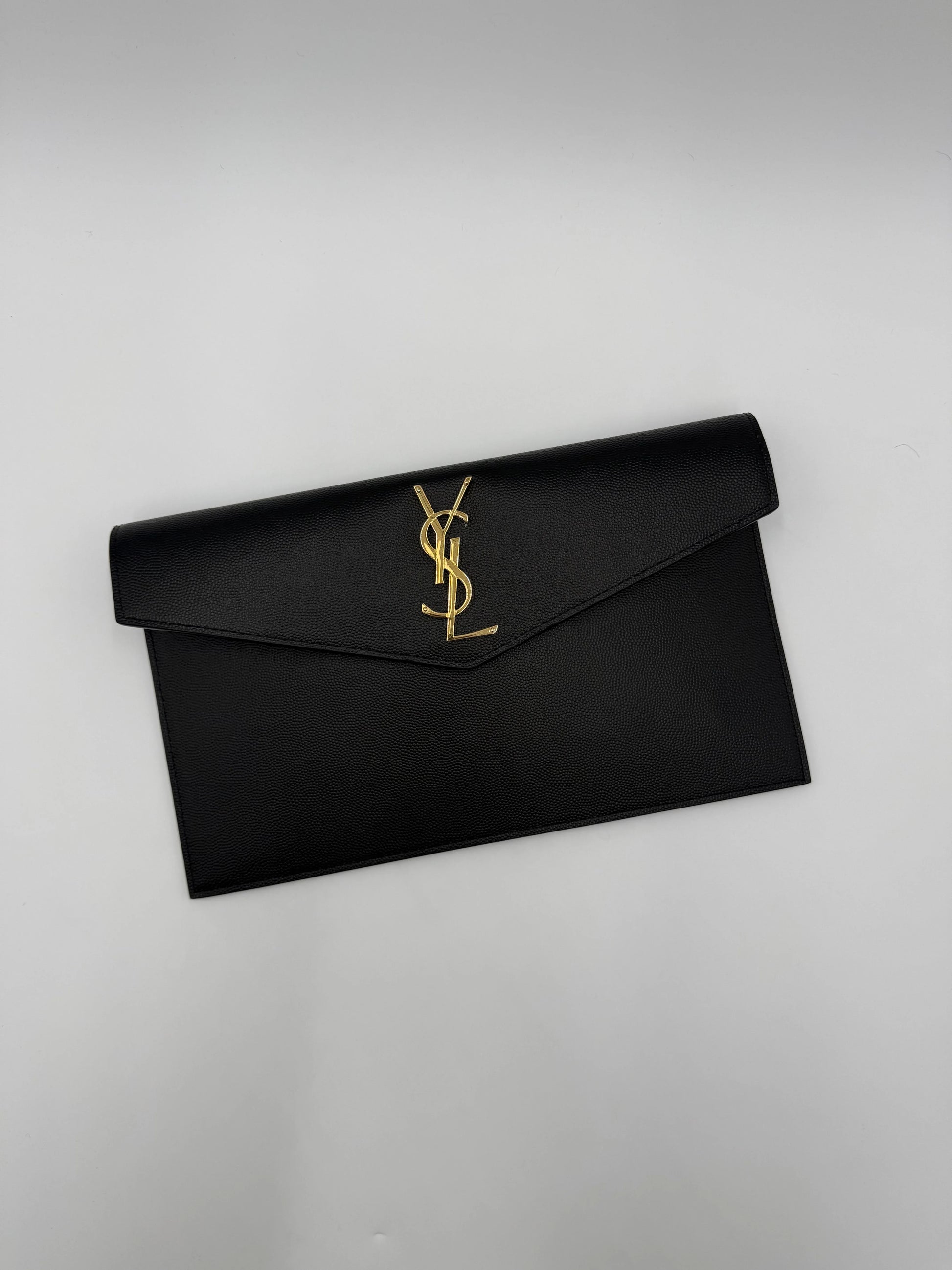 Saint-Laurent-Pochette-Uptown-Pelle-Goffrata-Grain-de-Poudre-Nera-68772122591556 - Pally Vintage Closet