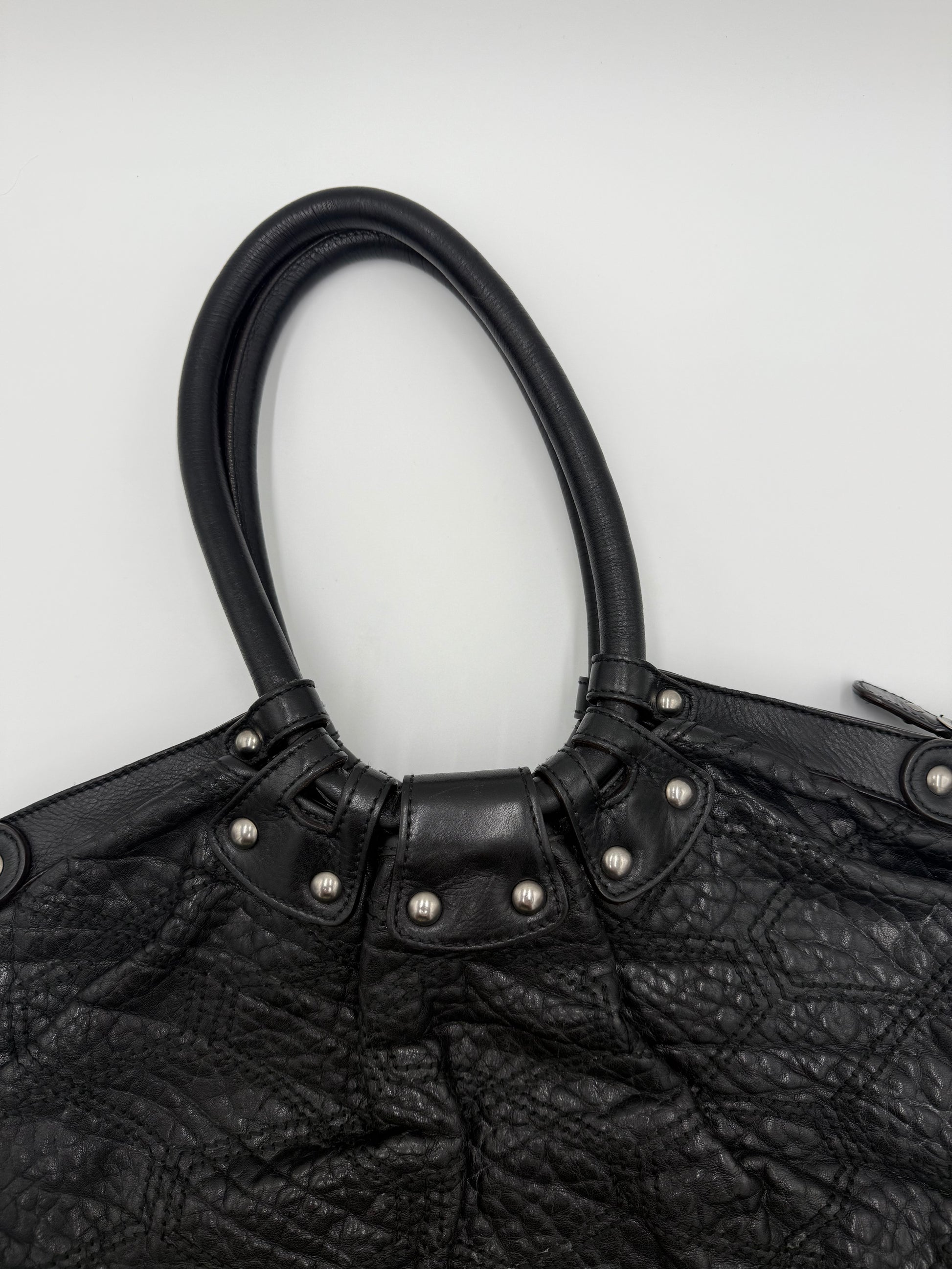 Salvatore Ferragamo Borsa Vintage Hobo in Pelle Nera - Pally Vintage Closet