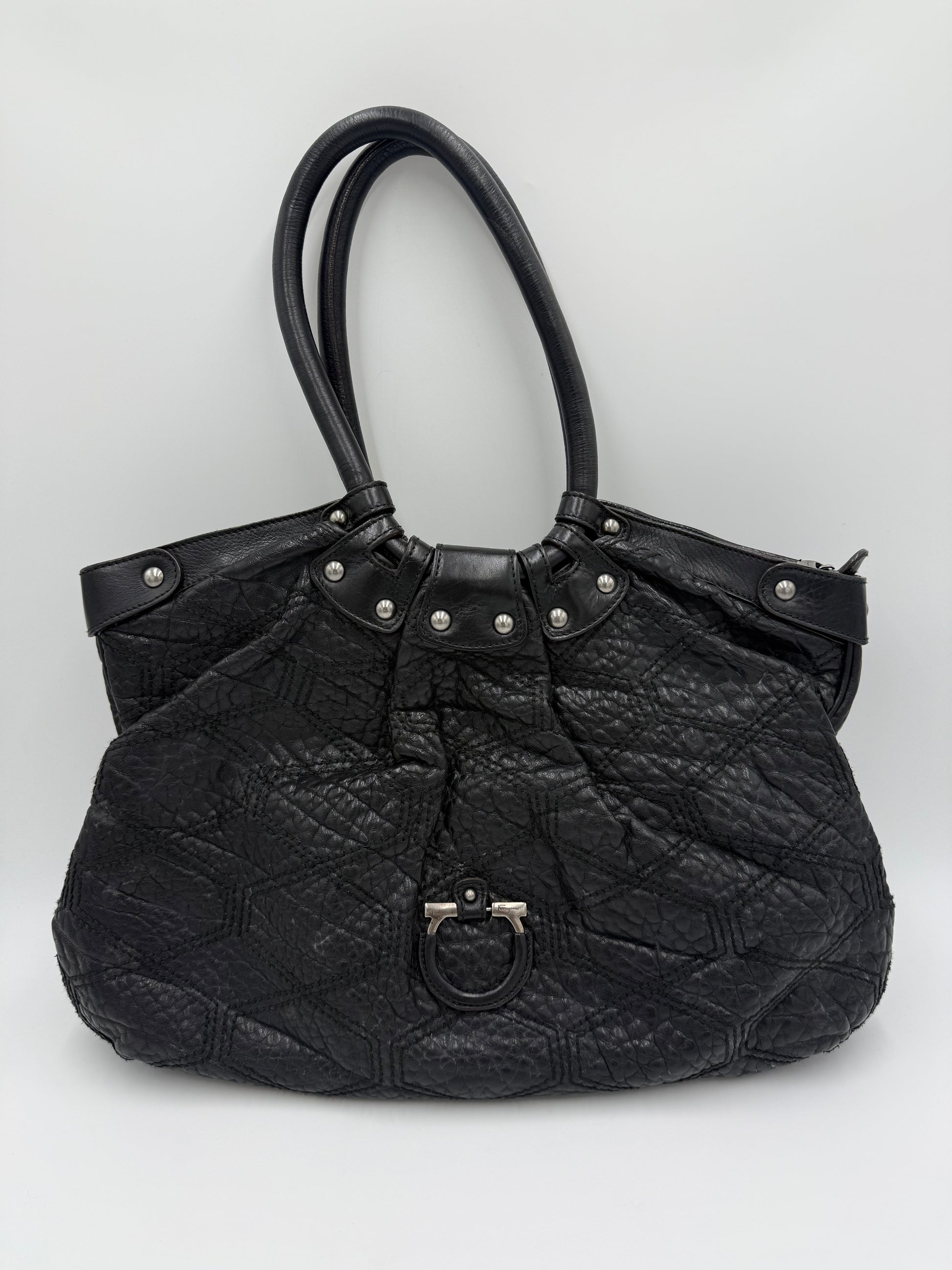 Salvatore Ferragamo Borsa Vintage Hobo in Pelle Nera - Pally Vintage Closet