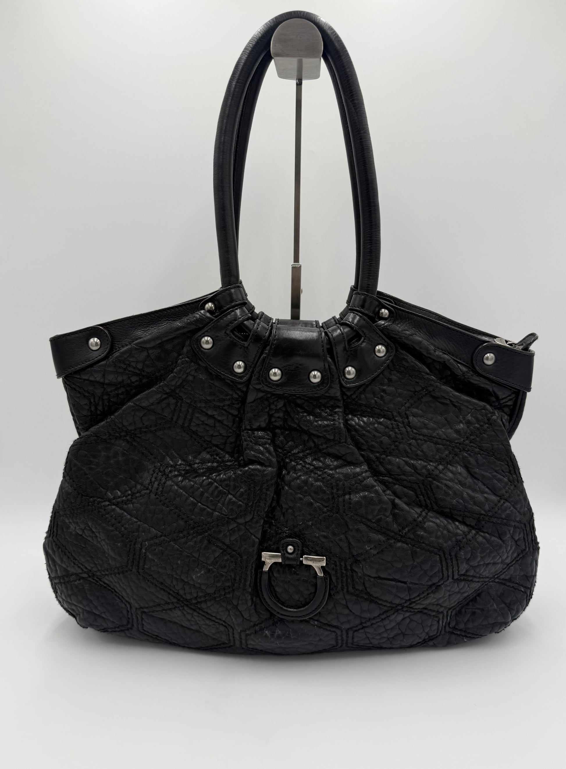 Salvatore Ferragamo Borsa Vintage Hobo in Pelle Nera - Pally Vintage Closet