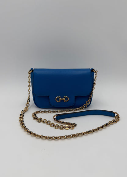 Salvatore Ferragamo Borsa a Tracolla Gancini in Pelle Blu Elettrico - Pally Vintage Closet