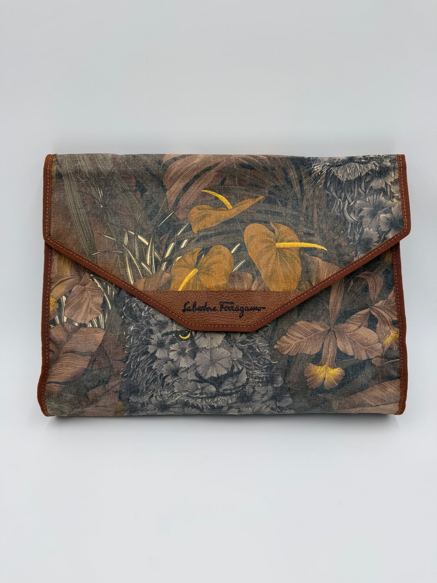 Salvatore Ferragamo Clutch Vintage in Cotone Stampa Jungle Marrone - Pally Vintage Closet
