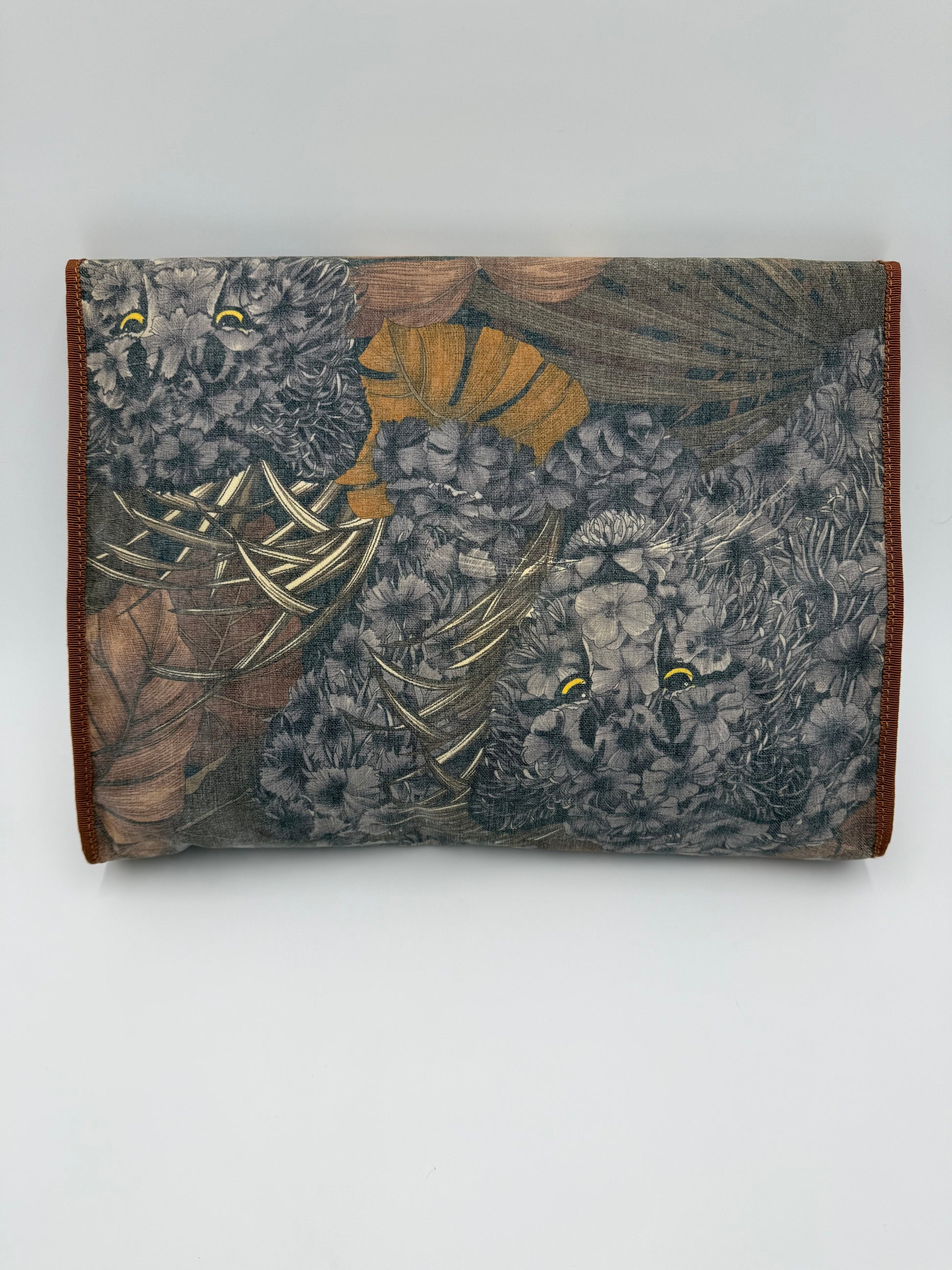 Salvatore Ferragamo Clutch Vintage in Cotone Stampa Jungle Marrone - Pally Vintage Closet