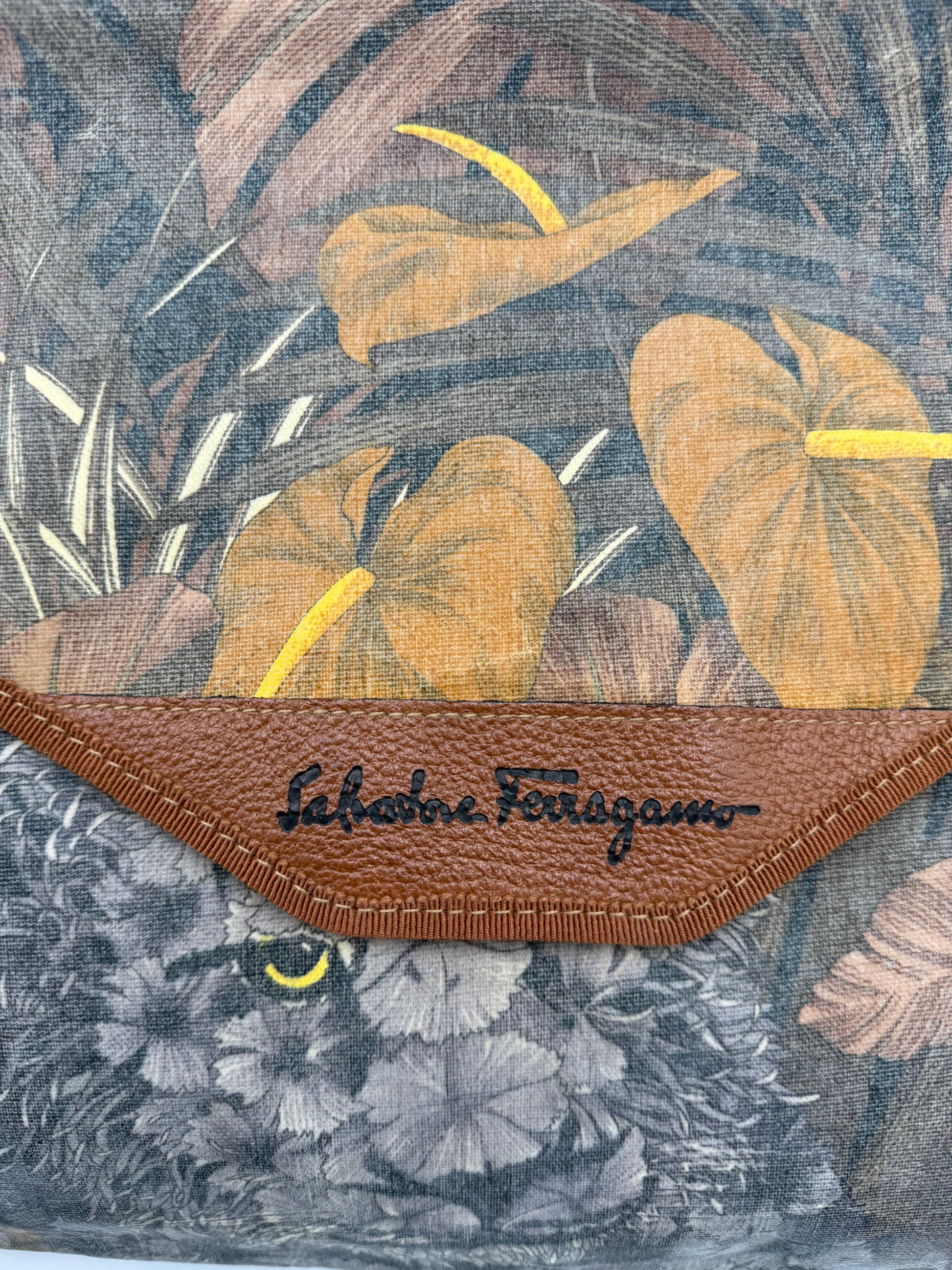 Salvatore Ferragamo Clutch Vintage in Cotone Stampa Jungle Marrone - Pally Vintage Closet