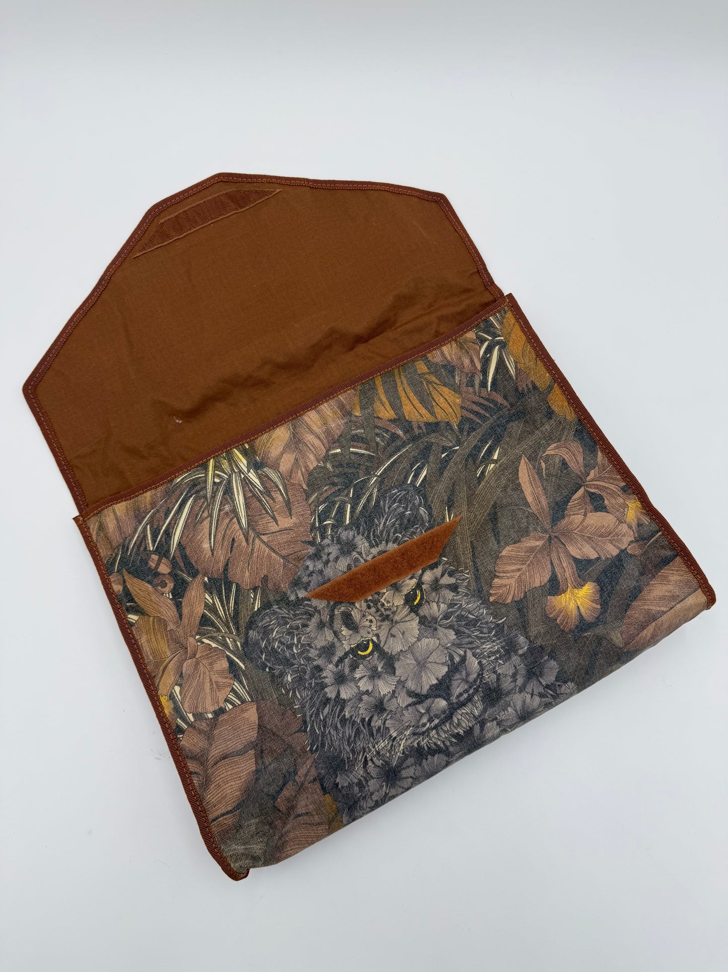 Salvatore Ferragamo Clutch Vintage in Cotone Stampa Jungle Marrone - Pally Vintage Closet