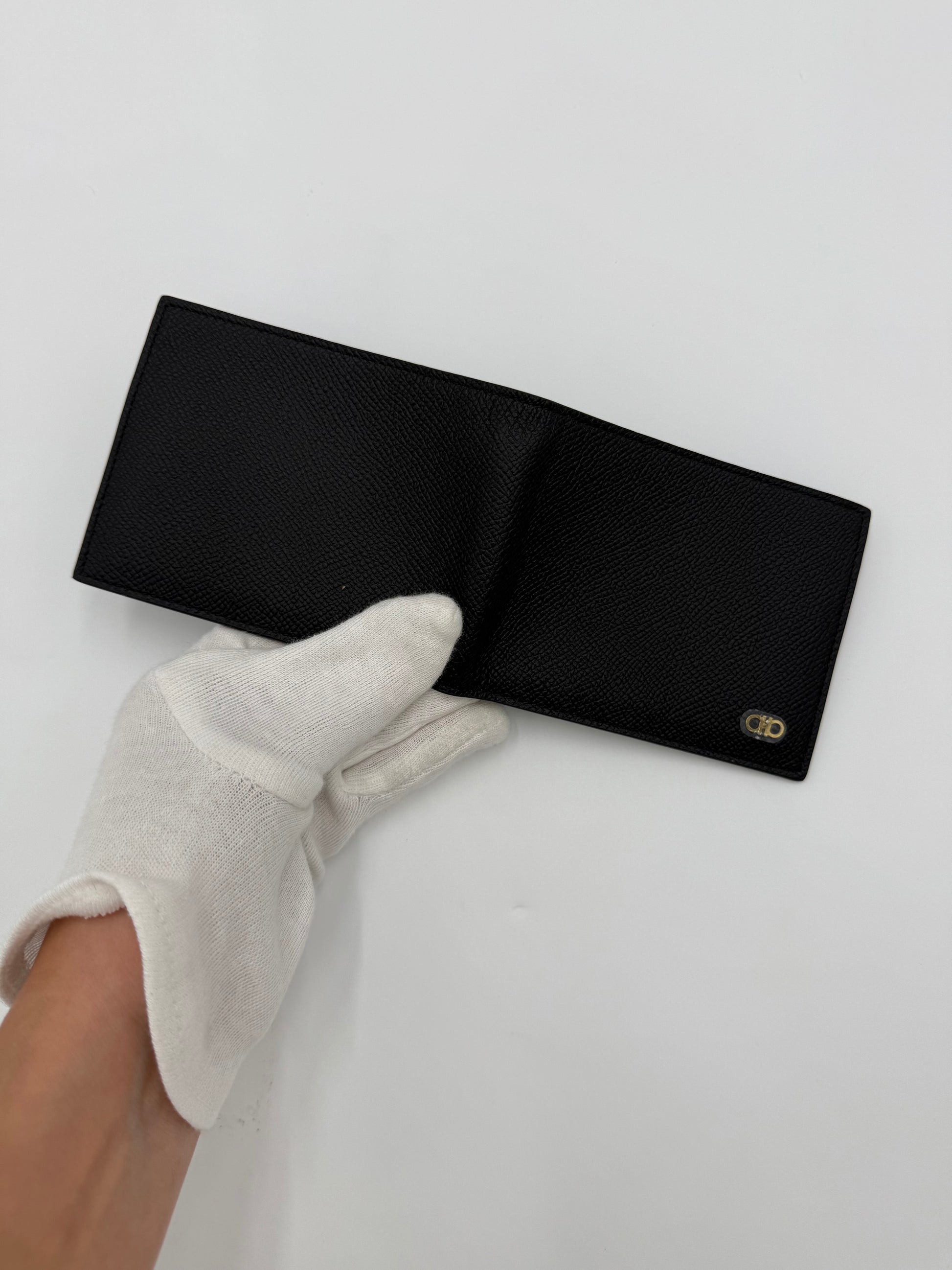 Salvatore Ferragamo Portafoglio Bi-Fold Gancini Nero - Pally Vintage Closet