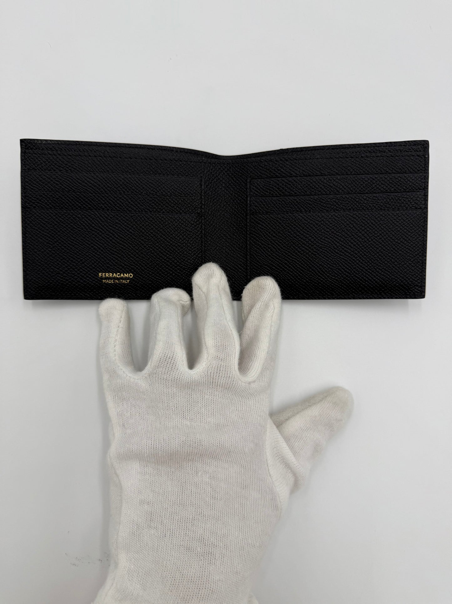 Salvatore Ferragamo Portafoglio Bi-Fold Gancini Nero - Pally Vintage Closet