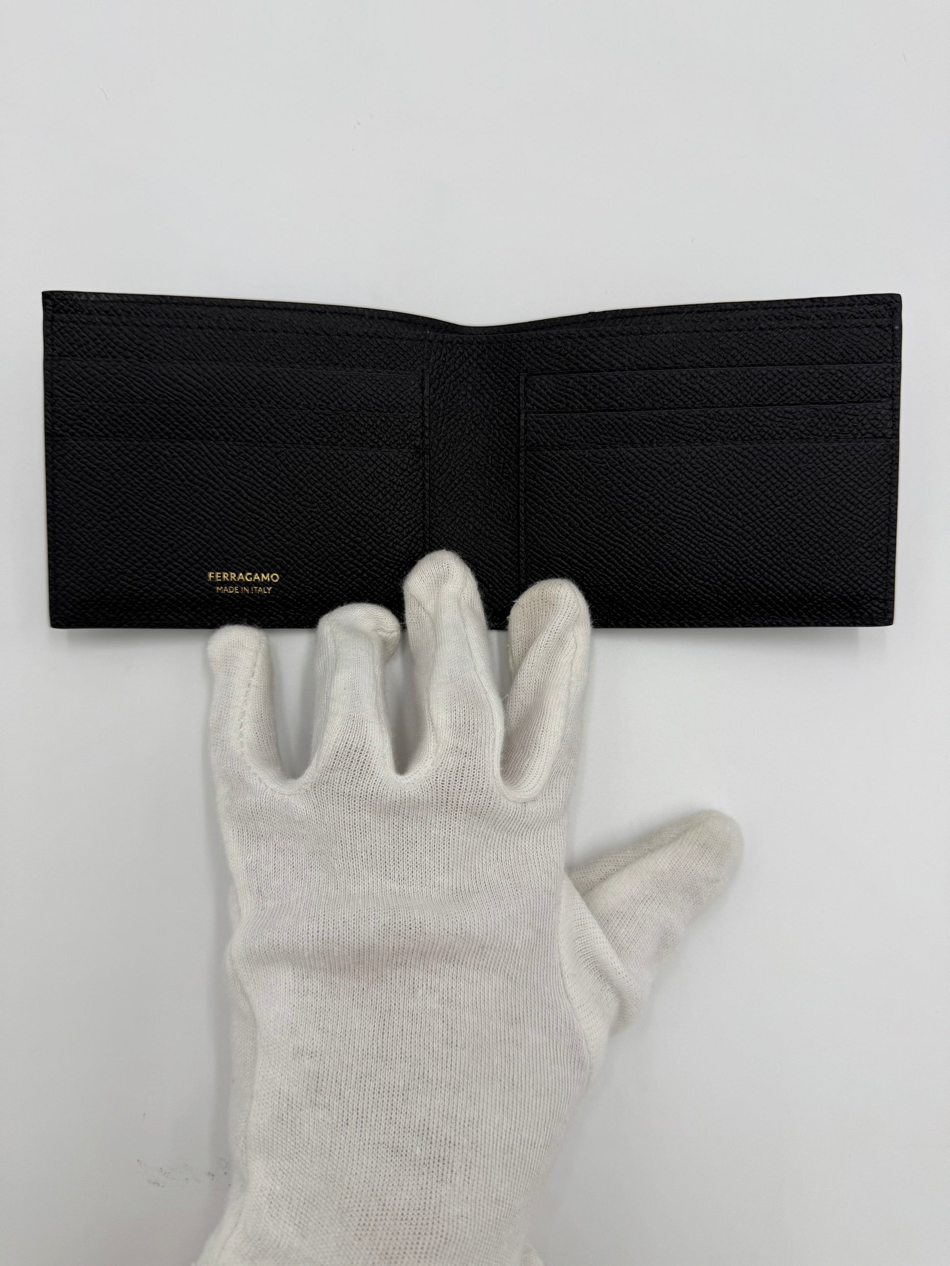 Salvatore Ferragamo Portafoglio Bi-Fold Gancini Nero - Pally Vintage Closet