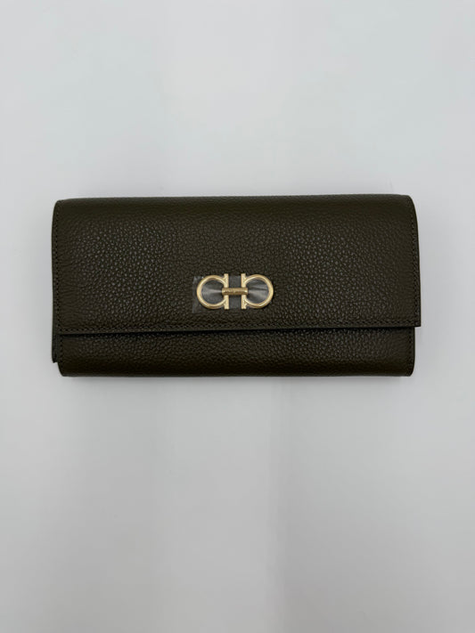 Salvatore Ferragamo Portafoglio Gancini in Pelle Cachi - Pally Vintage Closet