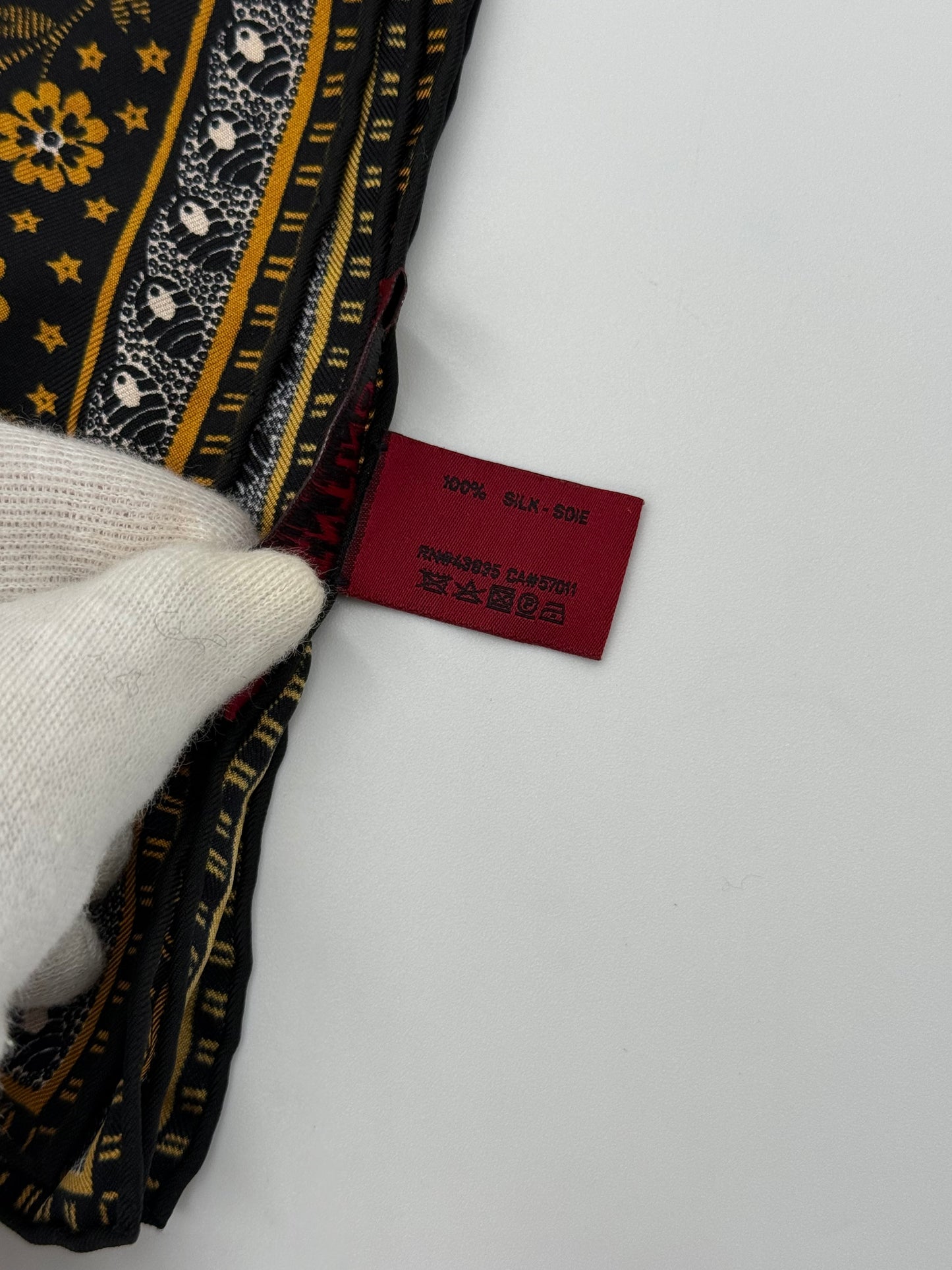 Valentino Foulard in Seta Vintage Stampa Floreale Verde - Pally Vintage Closet