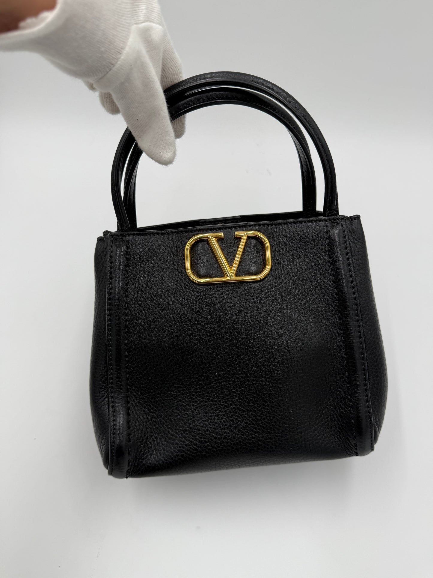 Valentino Garavani Borsa All Time Mini Tote in Pelle Nera - Pally Vintage Closet