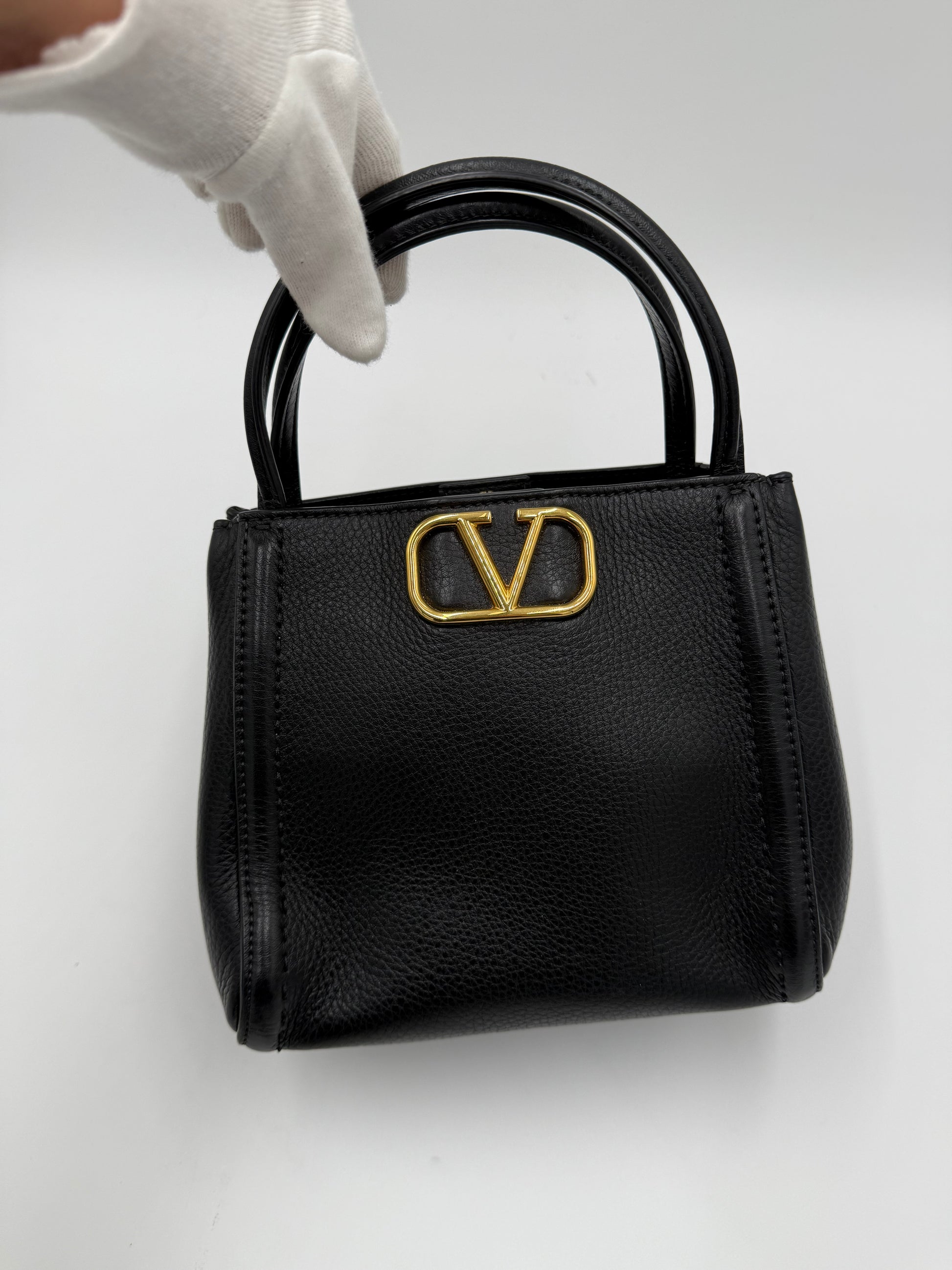 Valentino Garavani Borsa All Time Mini Tote in Pelle Nera - Pally Vintage Closet