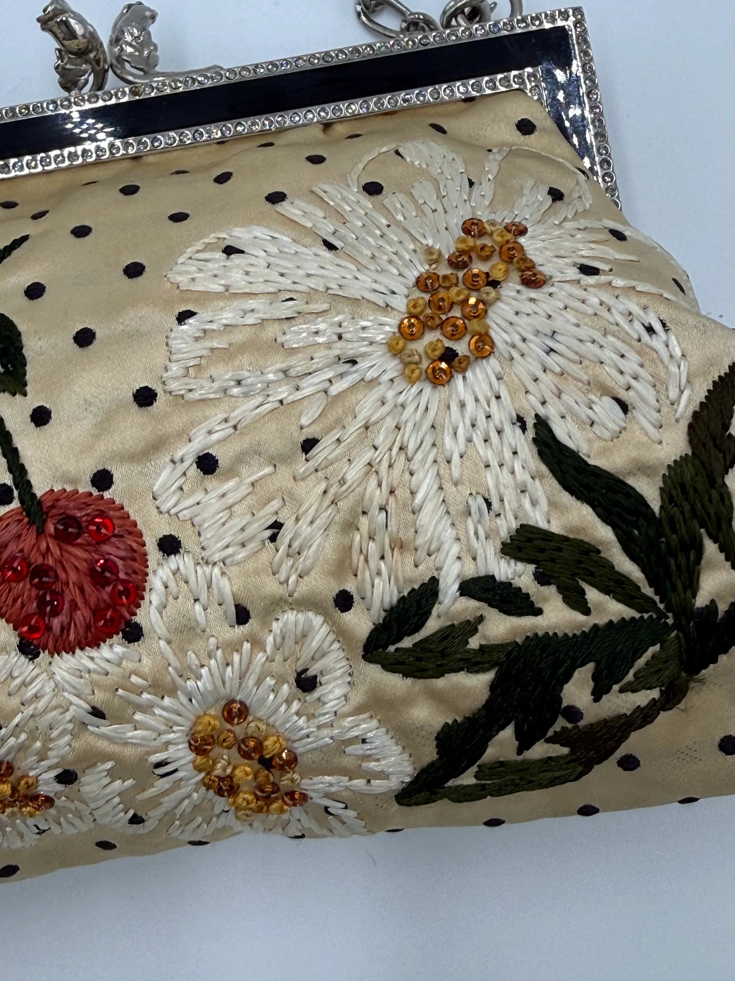Valentino-Garavani-Borsa-Gioiello-Vintage-con-Ricami-Floreali-e-Ciliegie-Avorio-70314505142596 - Pally Vintage Closet