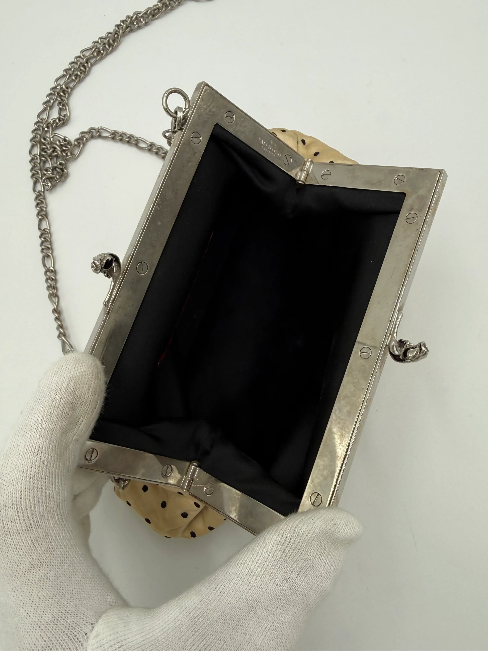 Valentino-Garavani-Borsa-Gioiello-Vintage-con-Ricami-Floreali-e-Ciliegie-Avorio-70314505273668 - Pally Vintage Closet