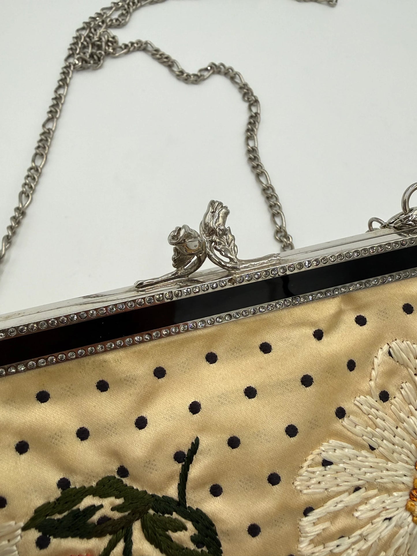 Valentino-Garavani-Borsa-Gioiello-Vintage-con-Ricami-Floreali-e-Ciliegie-Avorio-70314505306436 - Pally Vintage Closet