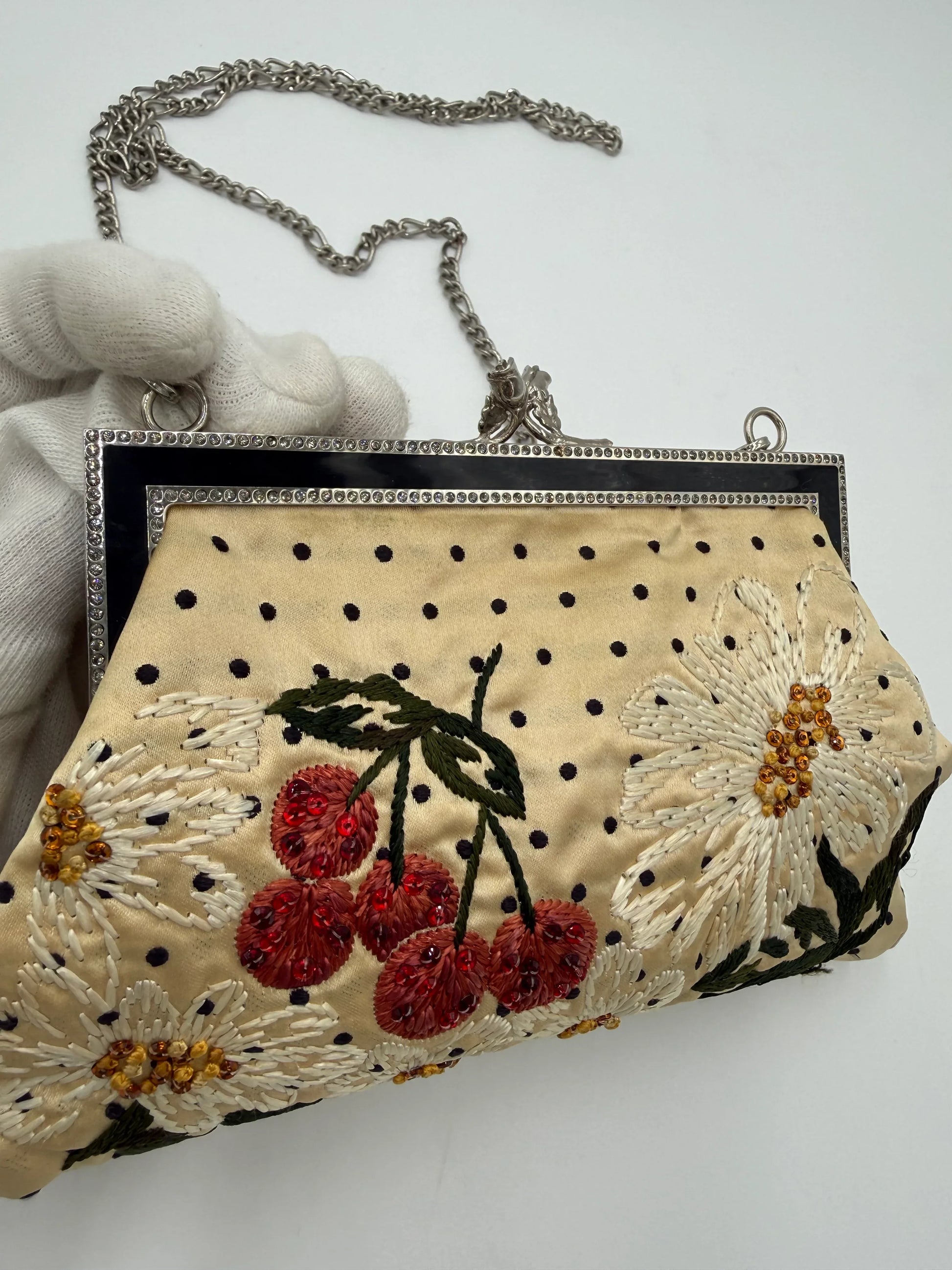 Valentino-Garavani-Borsa-Gioiello-Vintage-con-Ricami-Floreali-e-Ciliegie-Avorio-70314505339204 - Pally Vintage Closet