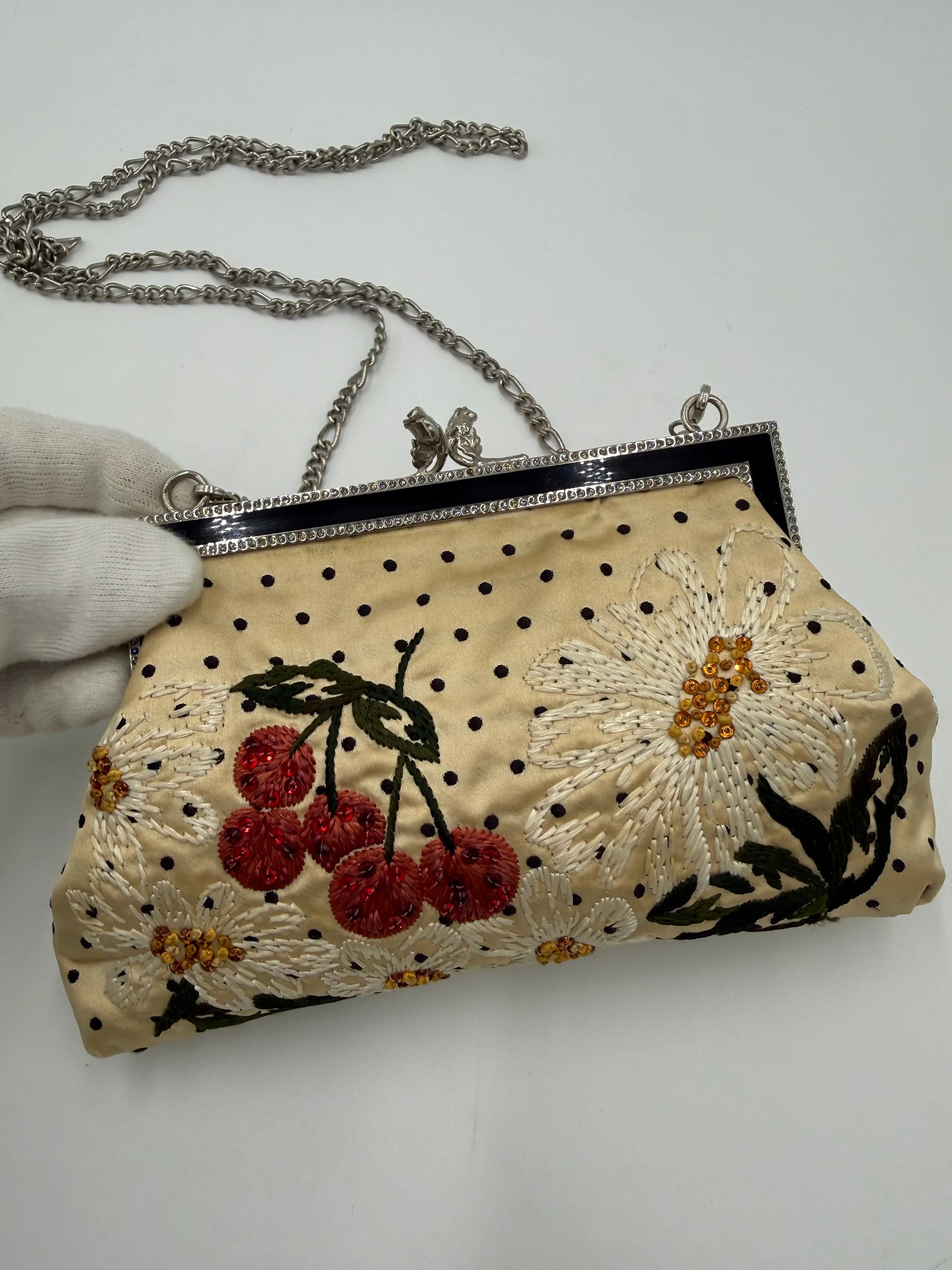Valentino-Garavani-Borsa-Gioiello-Vintage-con-Ricami-Floreali-e-Ciliegie-Avorio-70314505535812 - Pally Vintage Closet