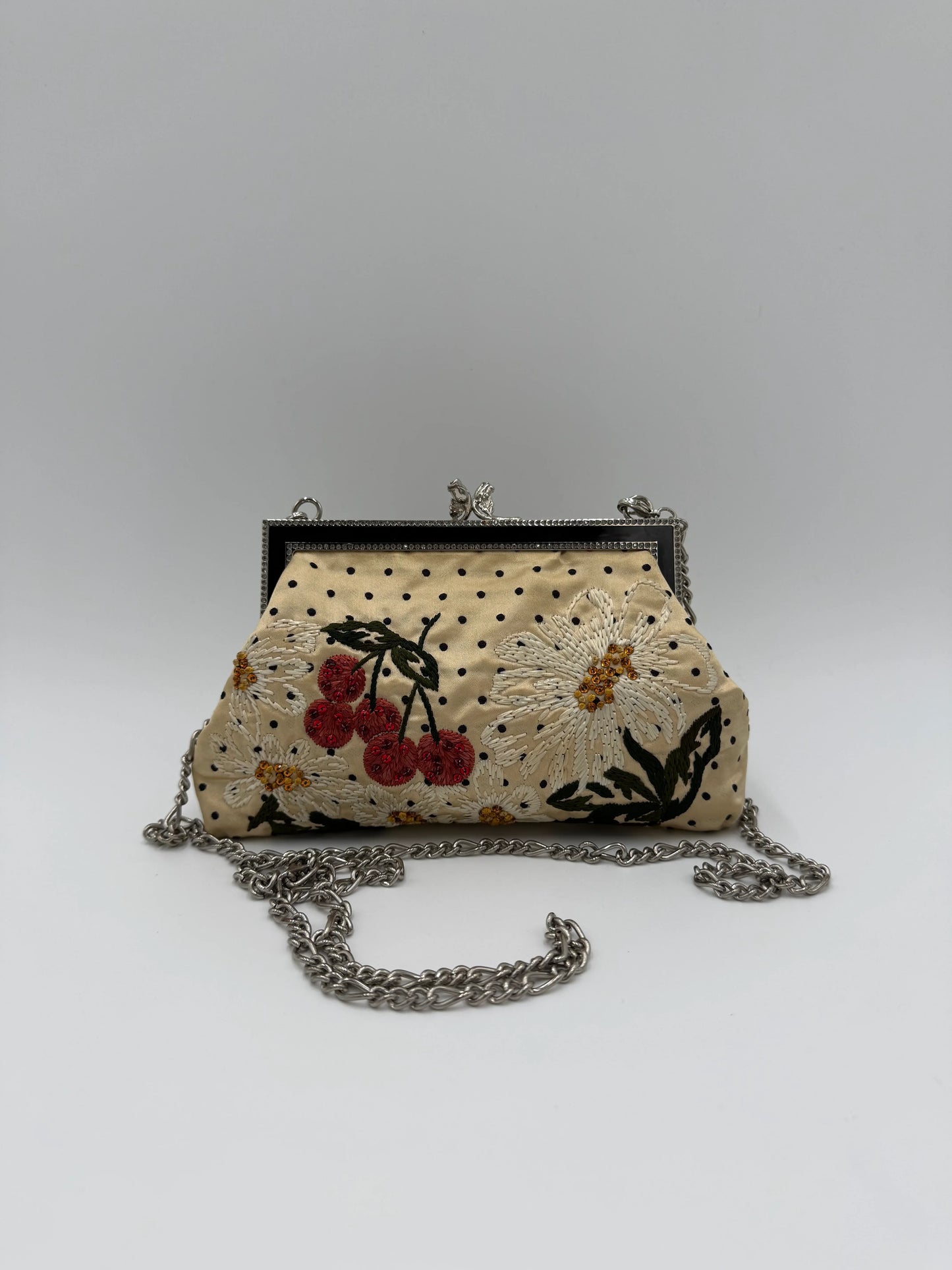 Valentino-Garavani-Borsa-Gioiello-Vintage-con-Ricami-Floreali-e-Ciliegie-Avorio-70314505732420 - Pally Vintage Closet